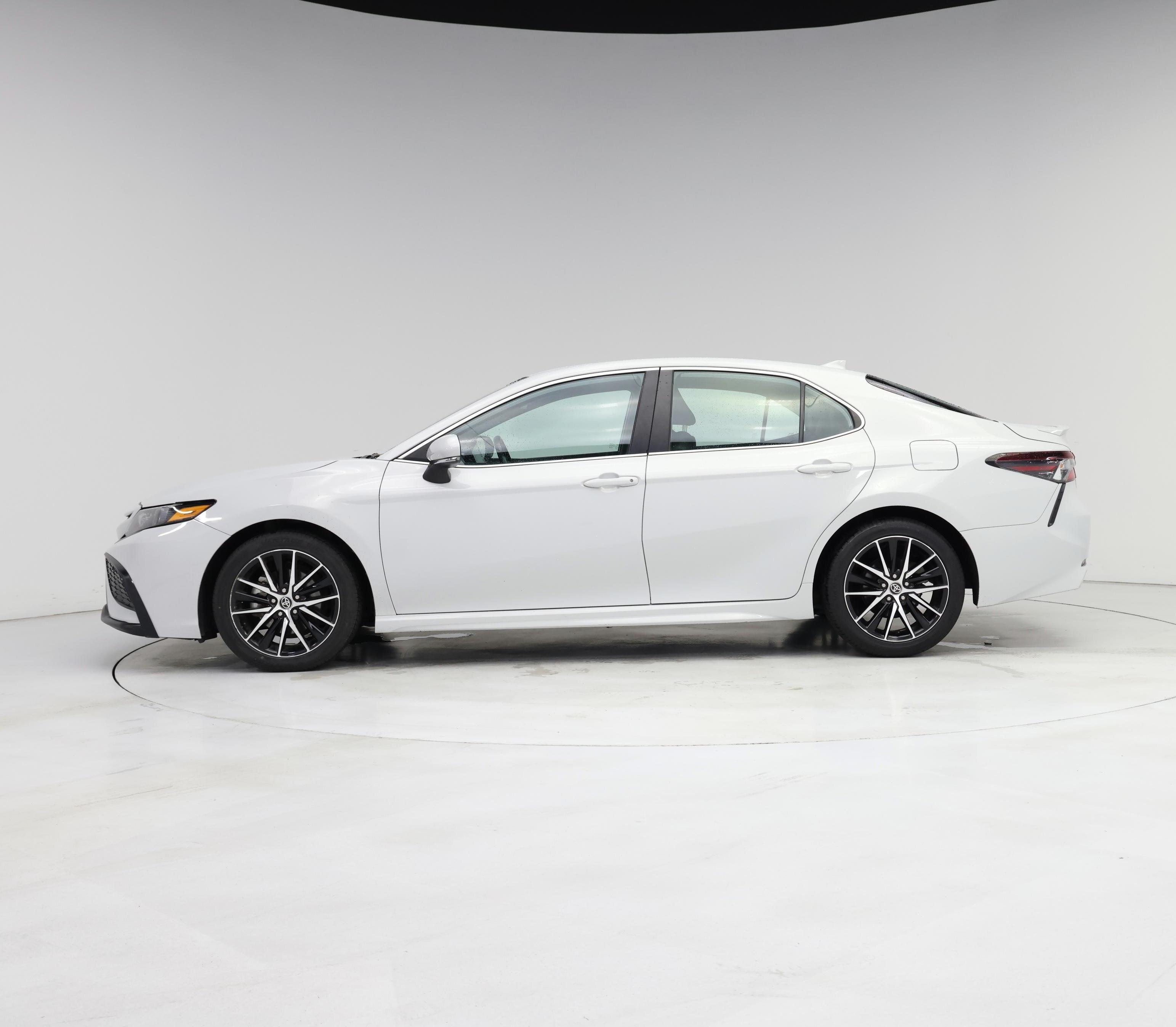 Thumbnail: 2023 Toyota Camry - 3