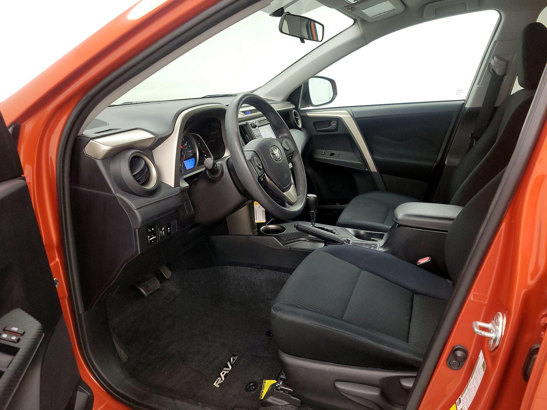 Thumbnail: 2015 Toyota RAV4 - 11