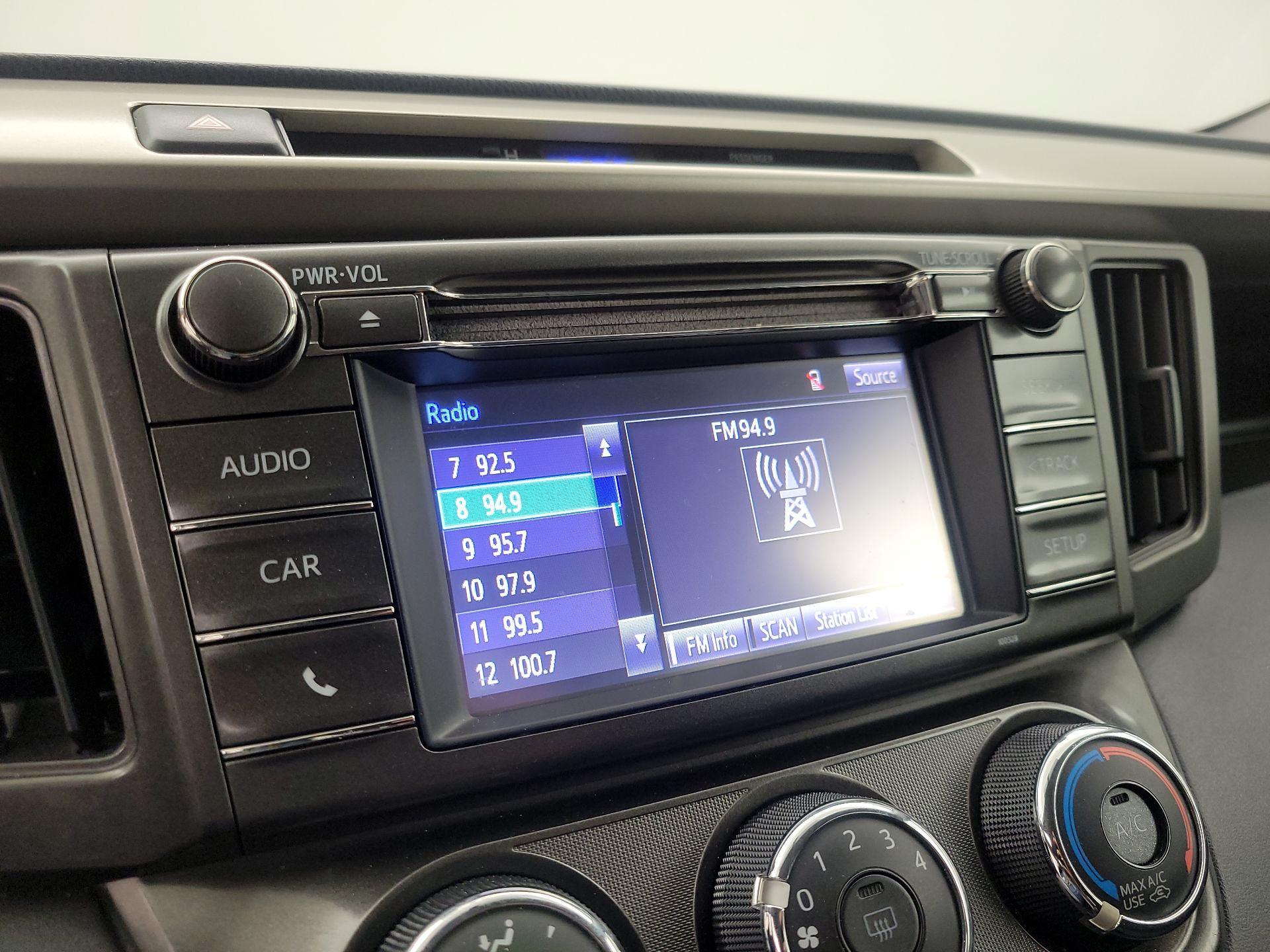 Thumbnail: 2015 Toyota RAV4 - 15