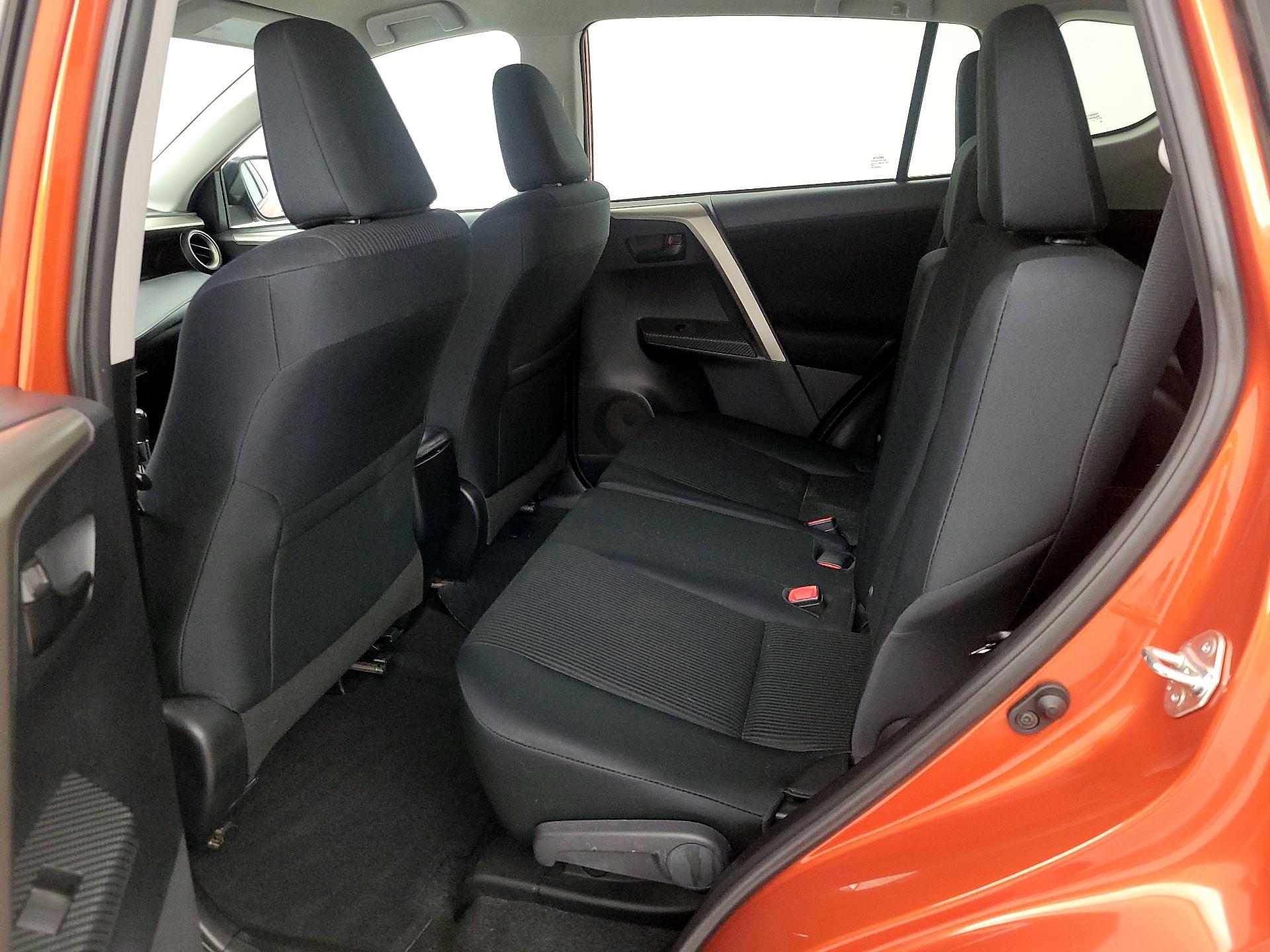 Thumbnail: 2015 Toyota RAV4 - 19