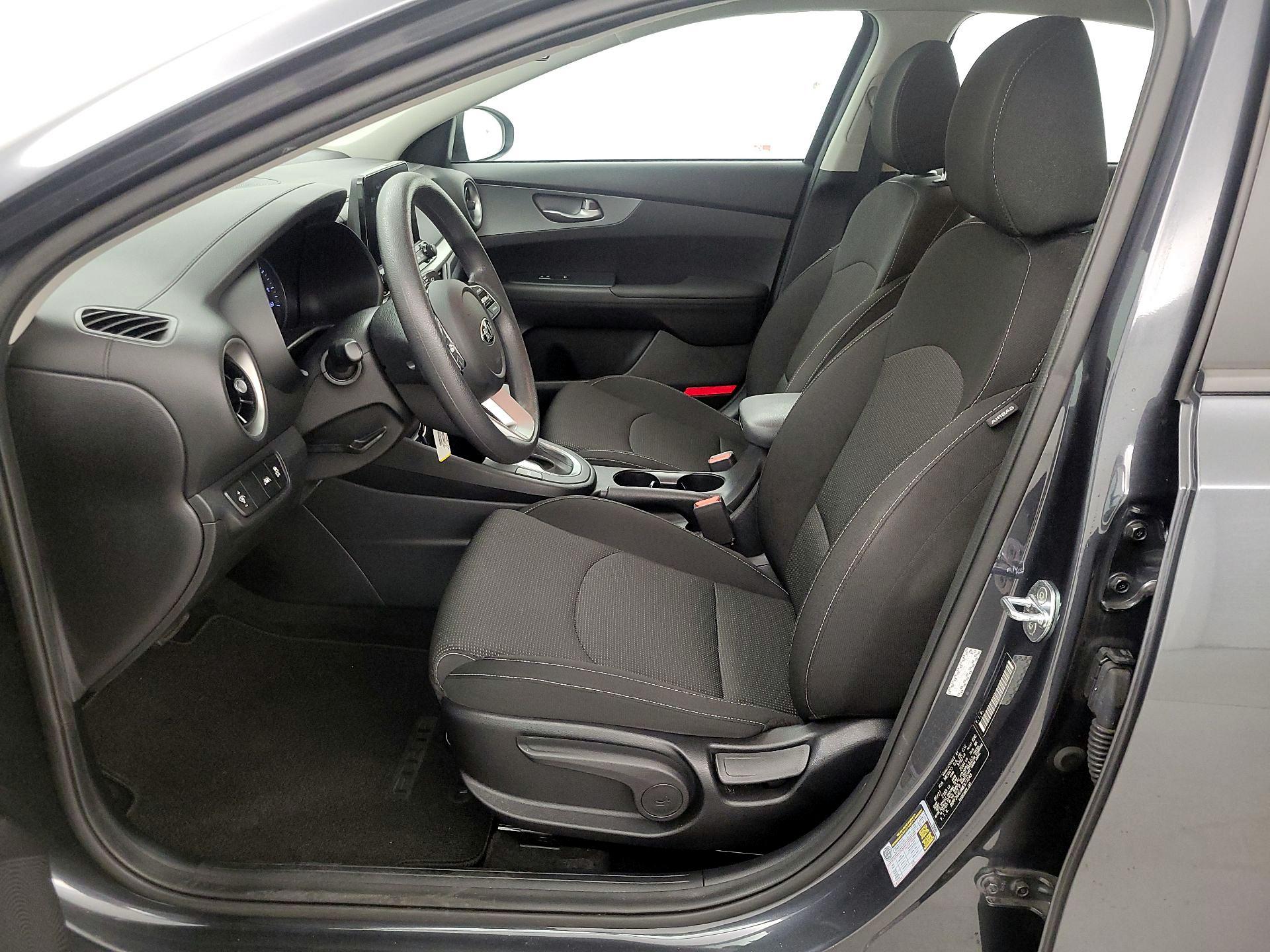 Thumbnail: 2021 Kia Forte - 11