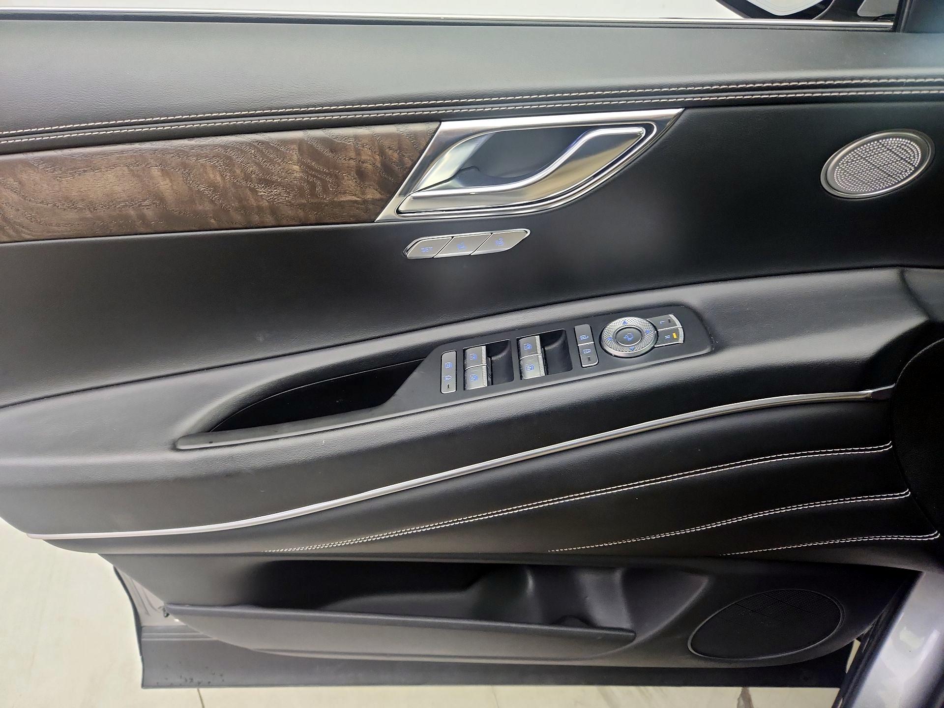 Thumbnail: 2024 Genesis GV80 - 12