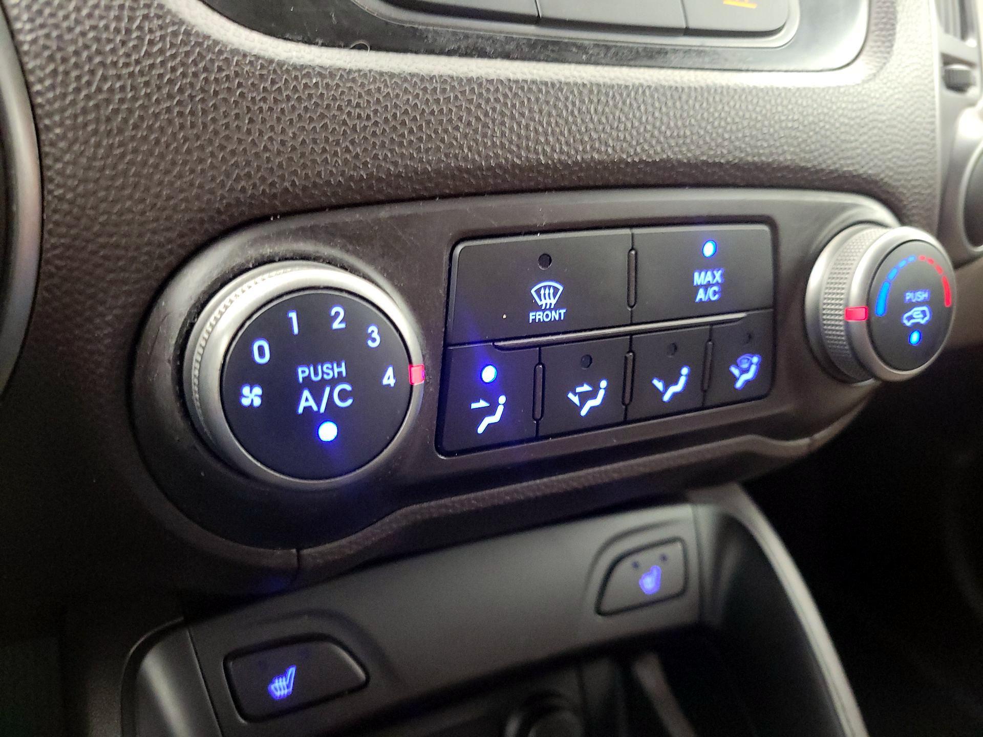 Thumbnail: 2014 Hyundai Tucson - 14