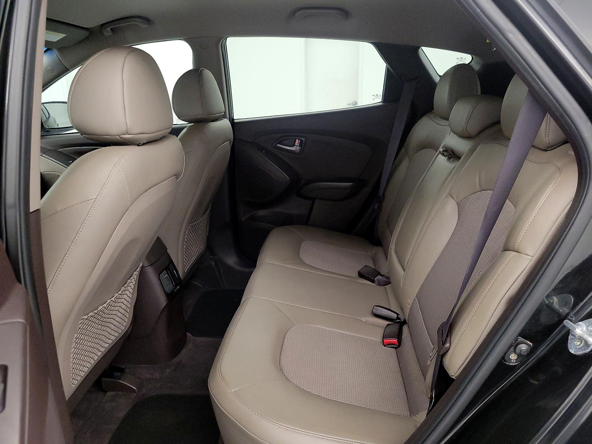 Thumbnail: 2014 Hyundai Tucson - 17