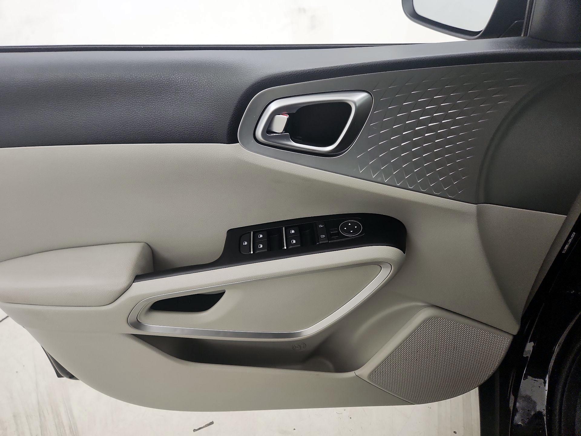 Thumbnail: 2024 Kia Soul - 12