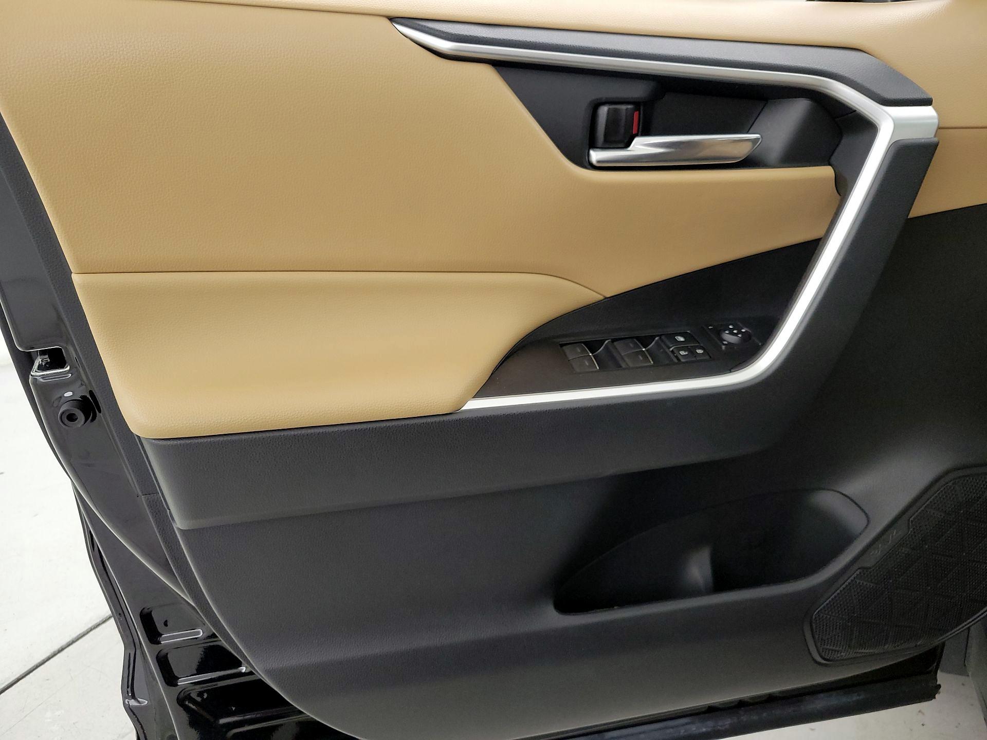 Thumbnail: 2023 Toyota RAV4 - 12