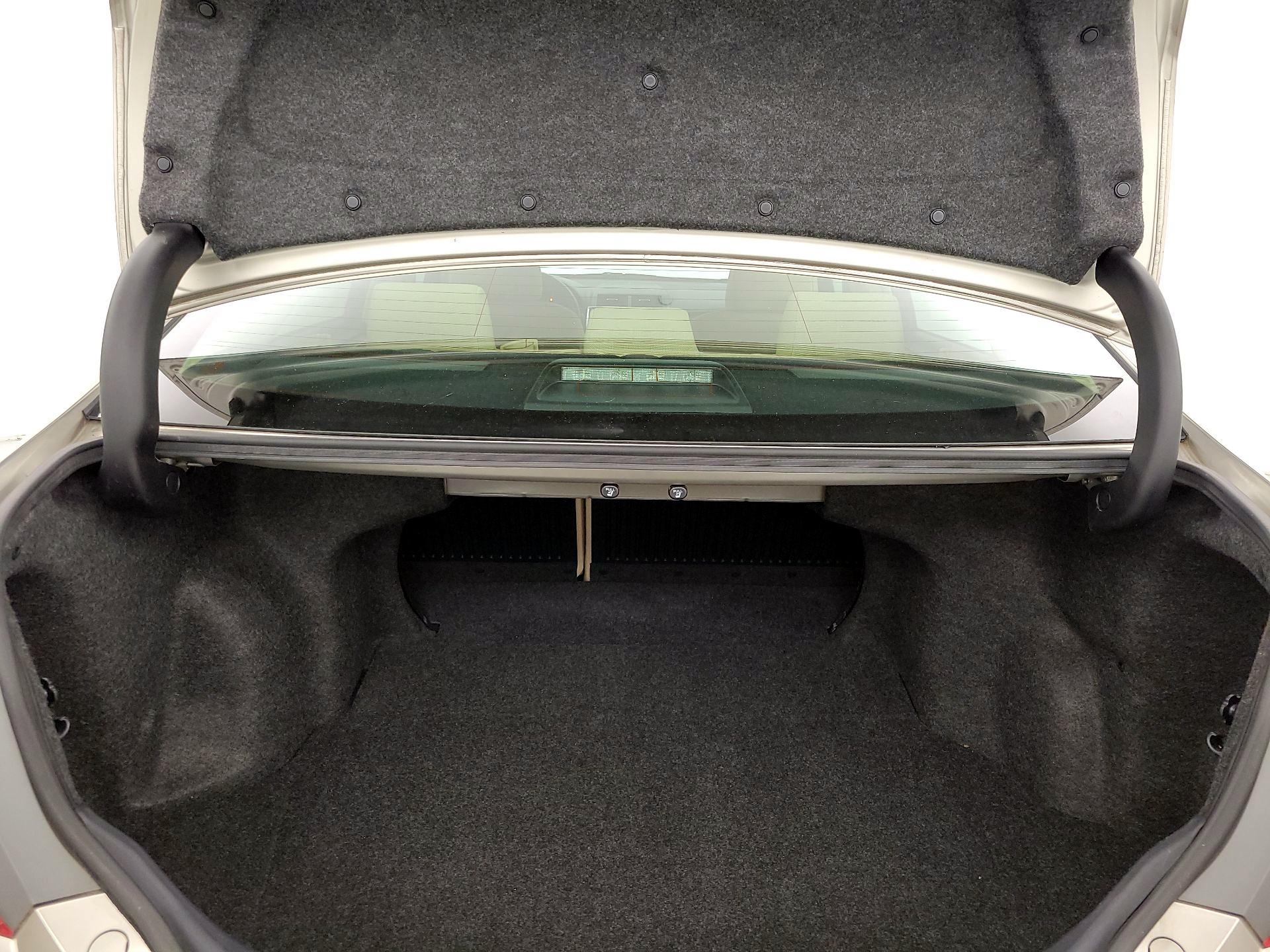 Thumbnail: 2015 Toyota Camry - 20