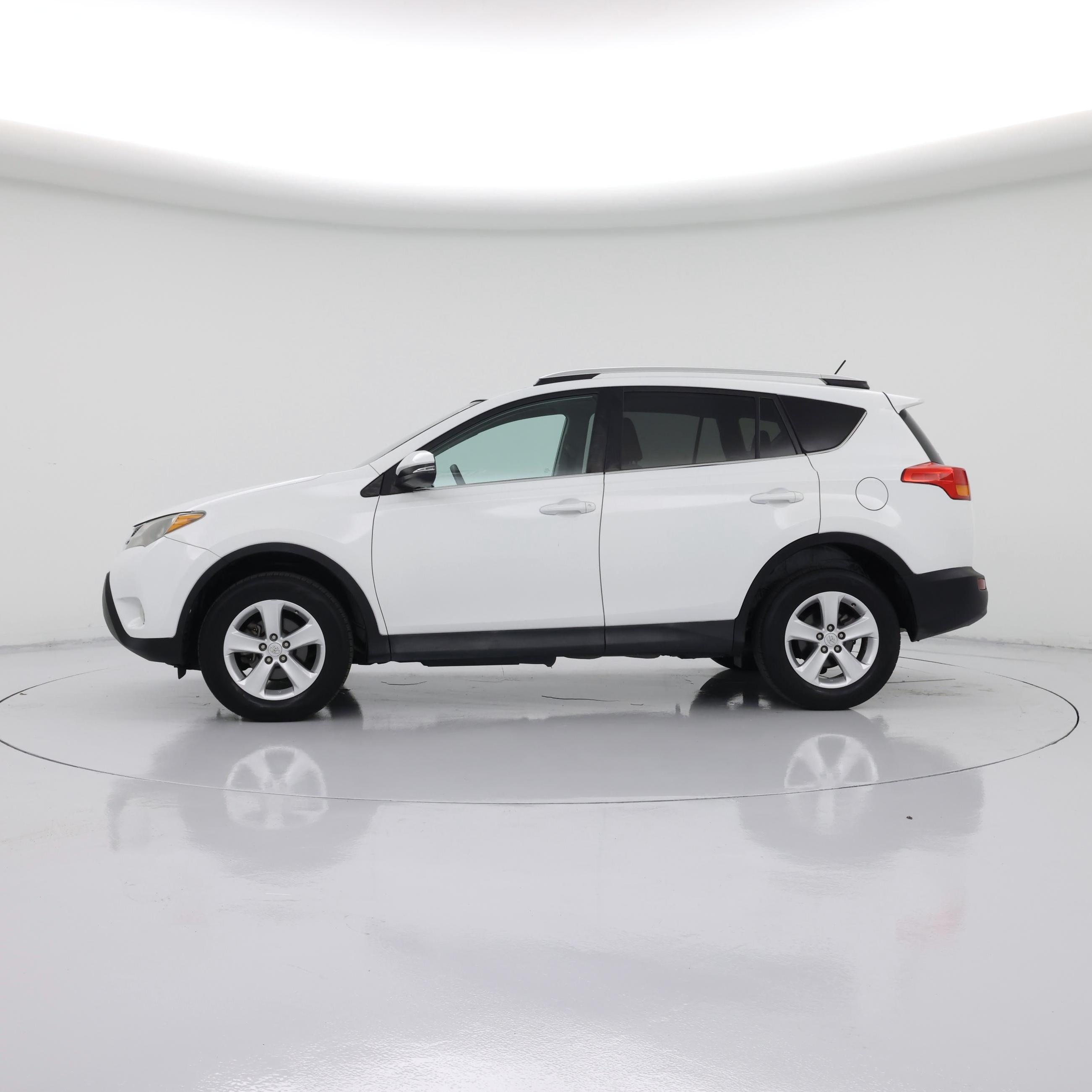Thumbnail: 2014 Toyota RAV4 - 3