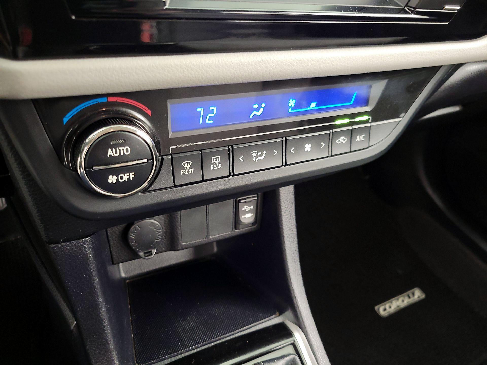 Thumbnail: 2014 Toyota Corolla - 16