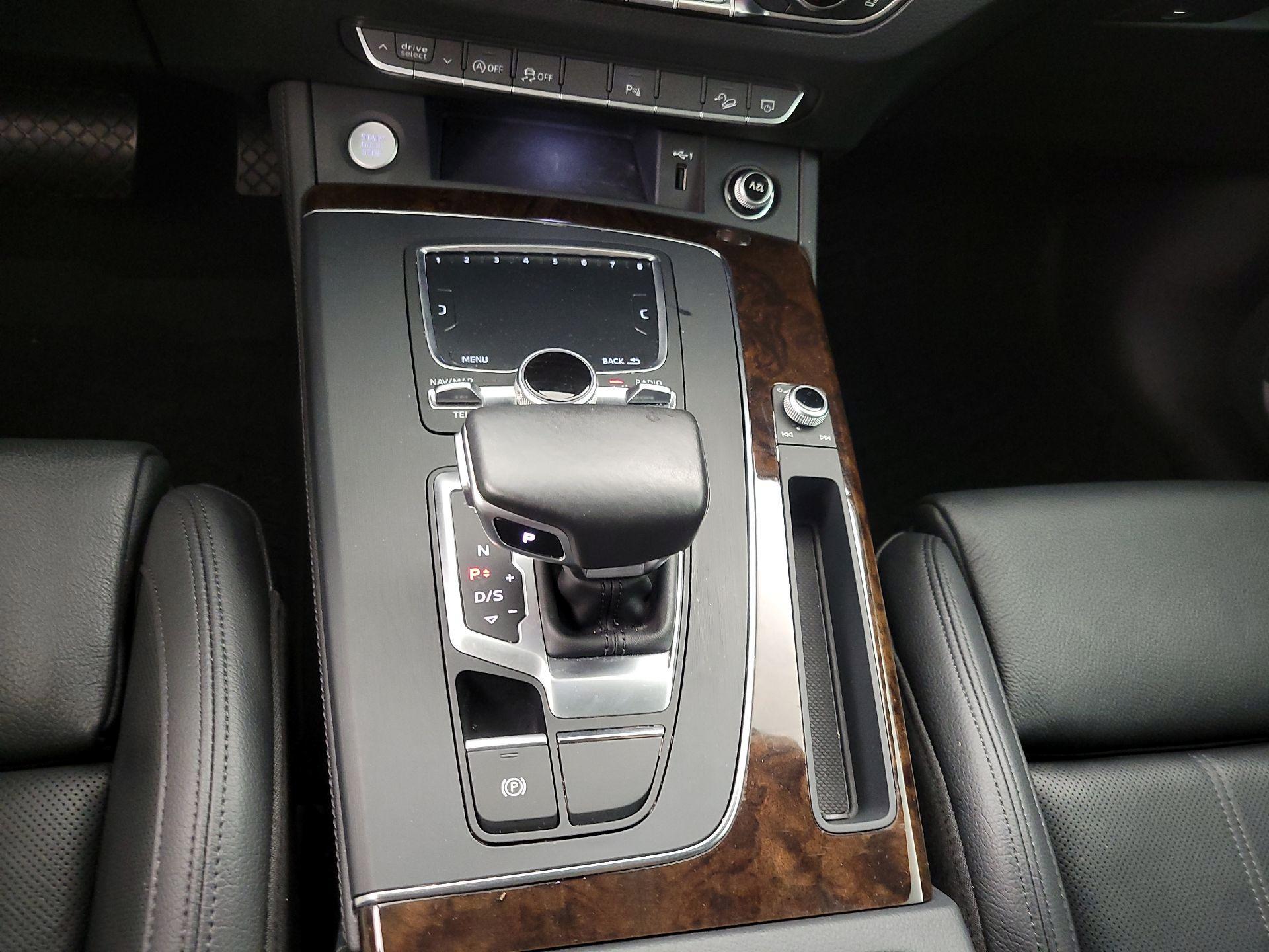 Thumbnail: 2019 Audi Q5 - 18