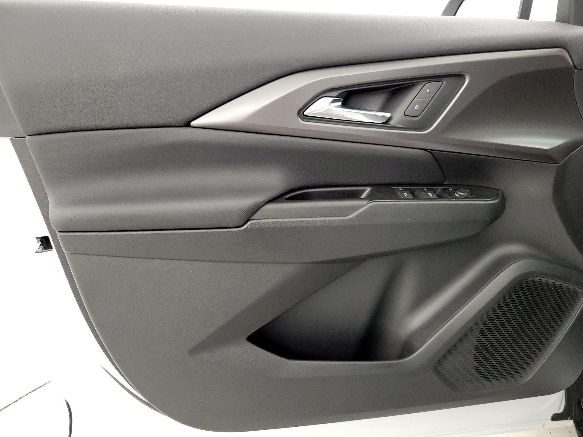 Thumbnail: 2025 Chevrolet Equinox - 12