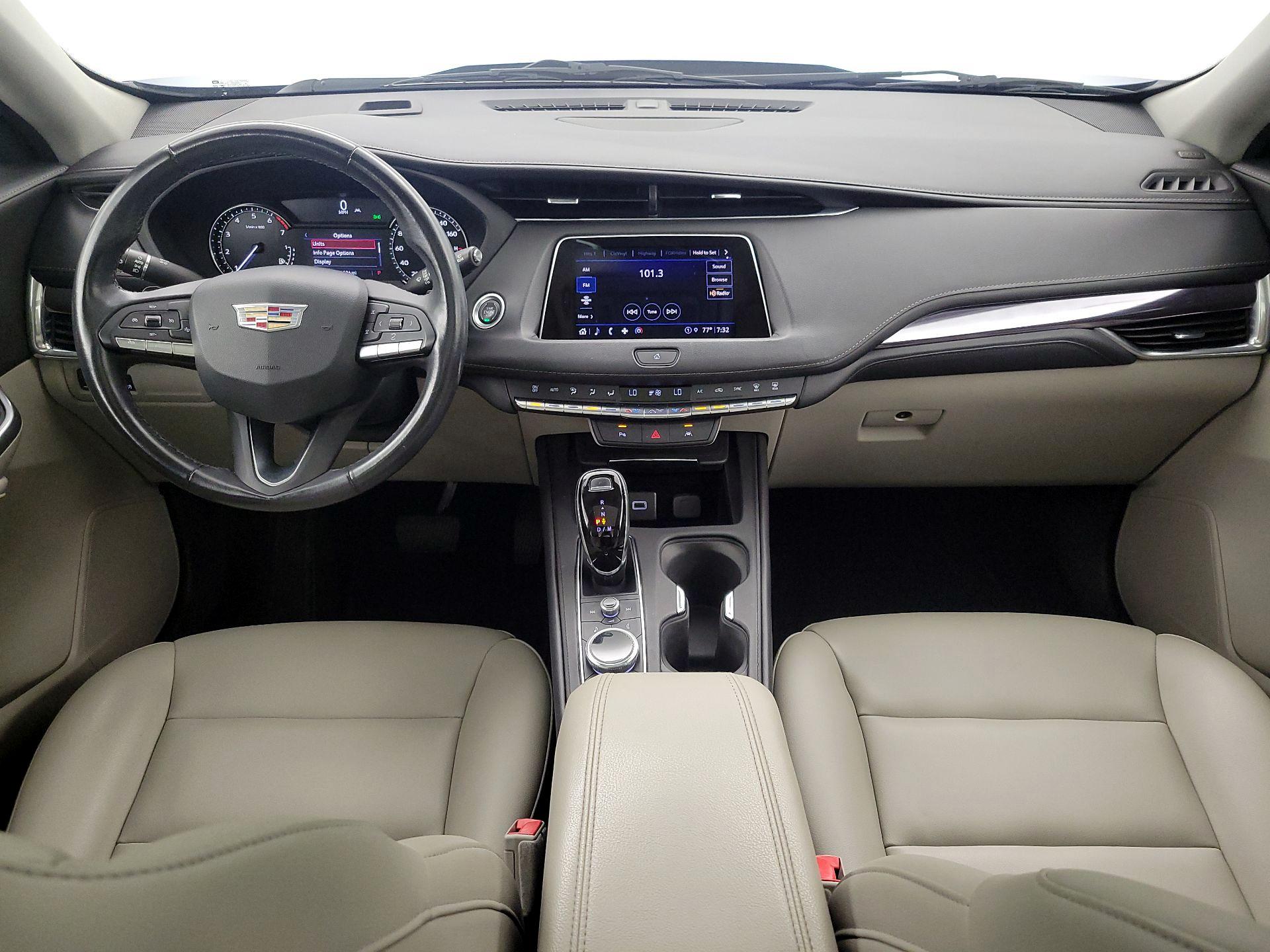 Thumbnail: 2022 Cadillac XT4 - 9