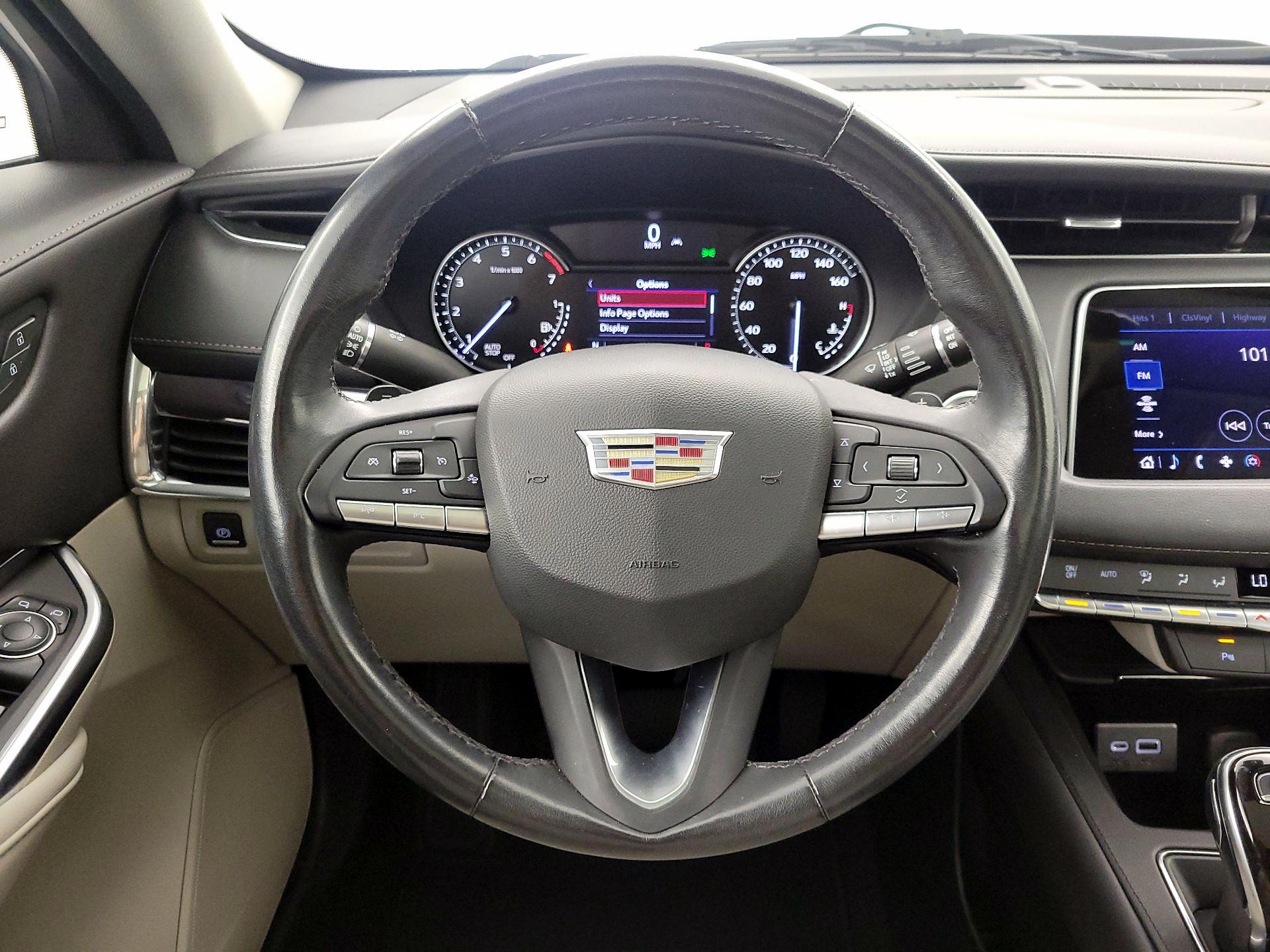 Thumbnail: 2022 Cadillac XT4 - 10