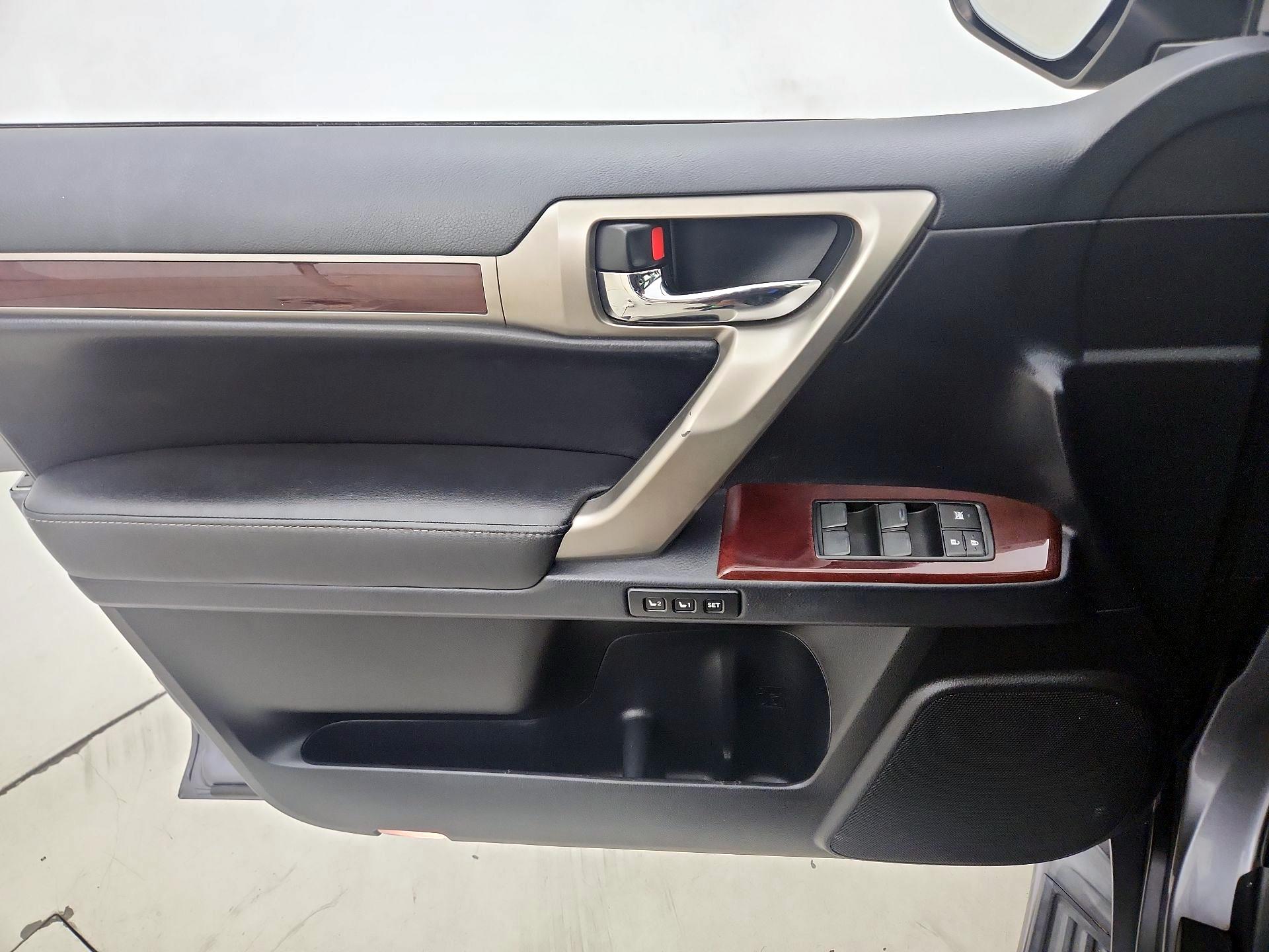 Thumbnail: 2017 Lexus GX - 12