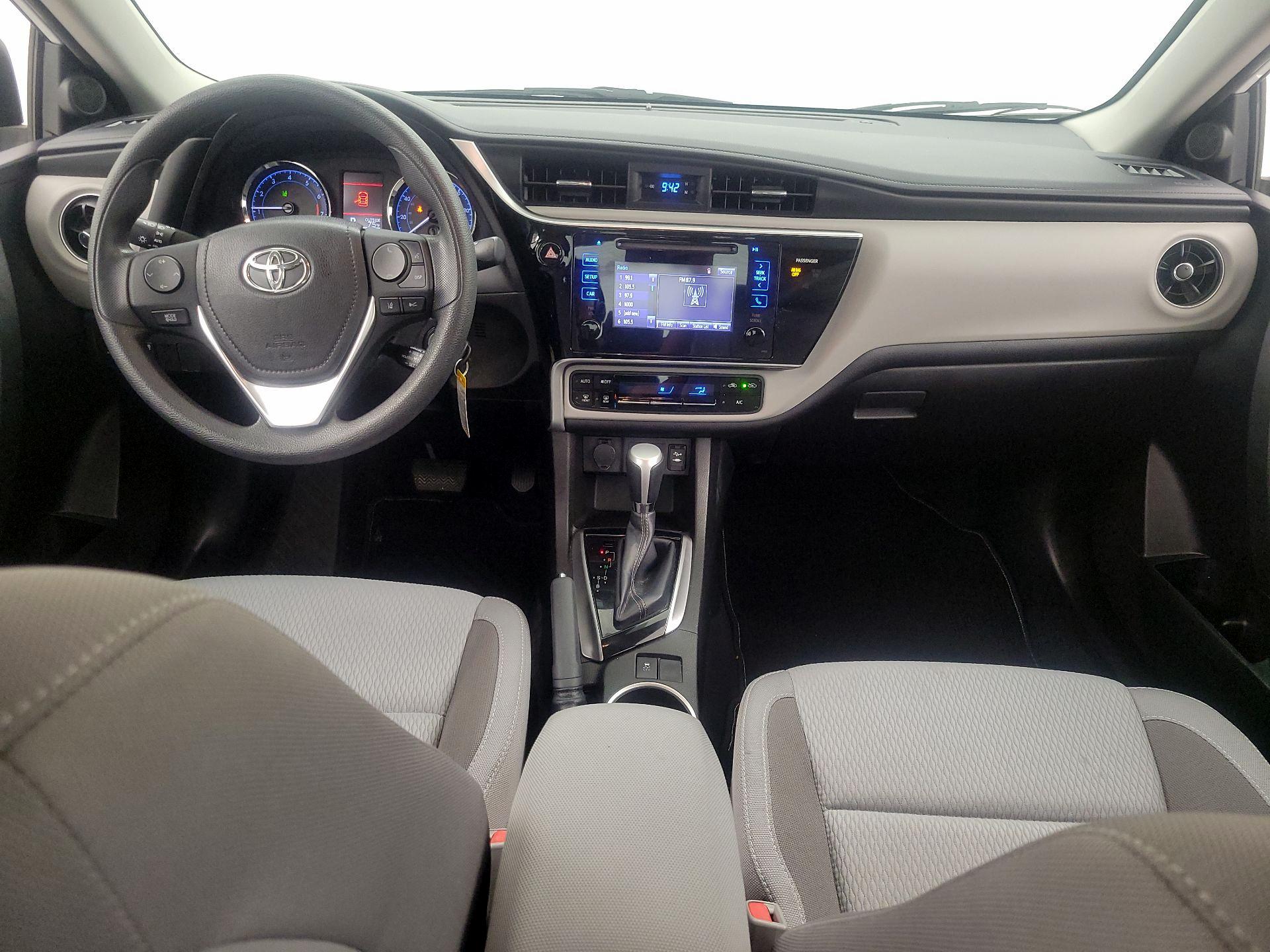 Thumbnail: 2017 Toyota Corolla - 9