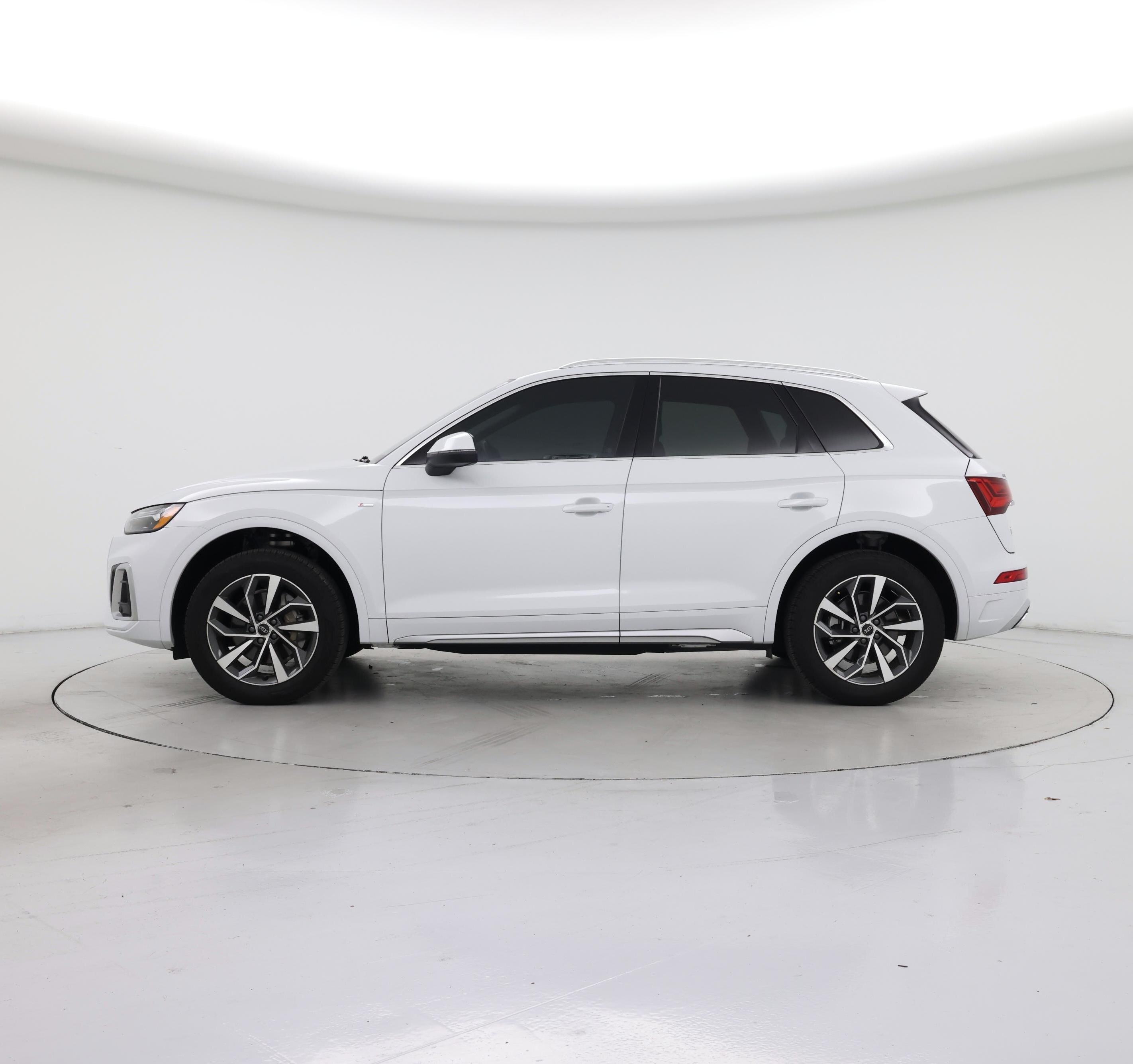 Thumbnail: 2023 Audi Q5 - 3