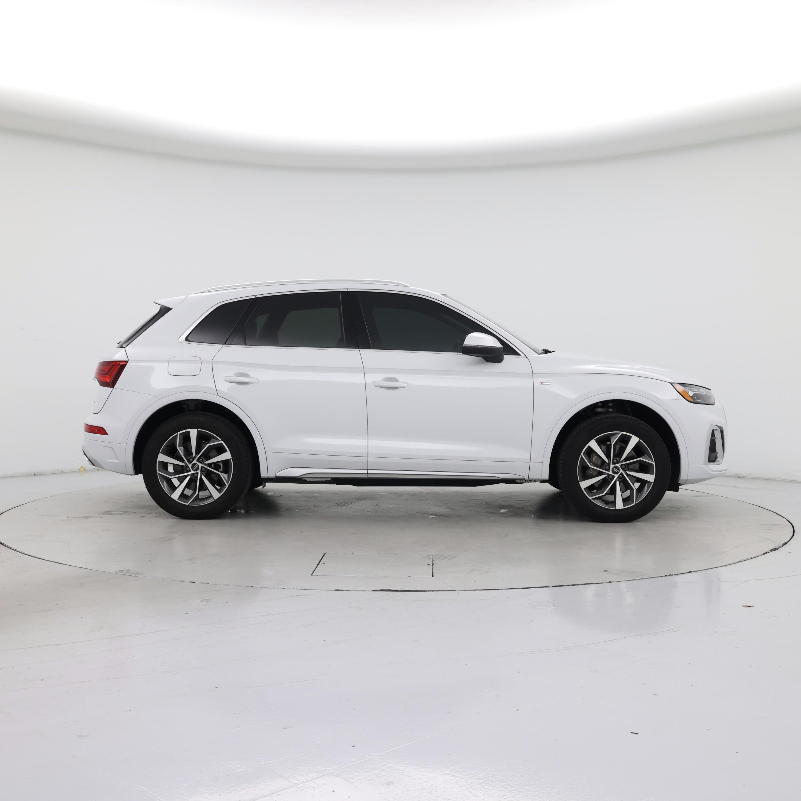 Thumbnail: 2023 Audi Q5 - 7