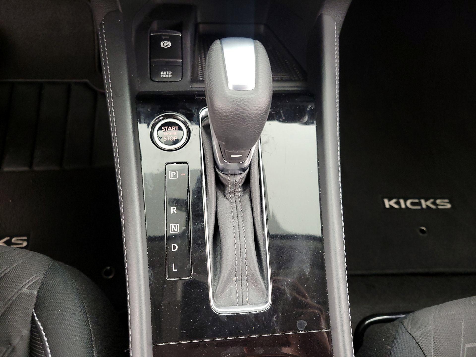 Thumbnail: 2022 Nissan Kicks - 17