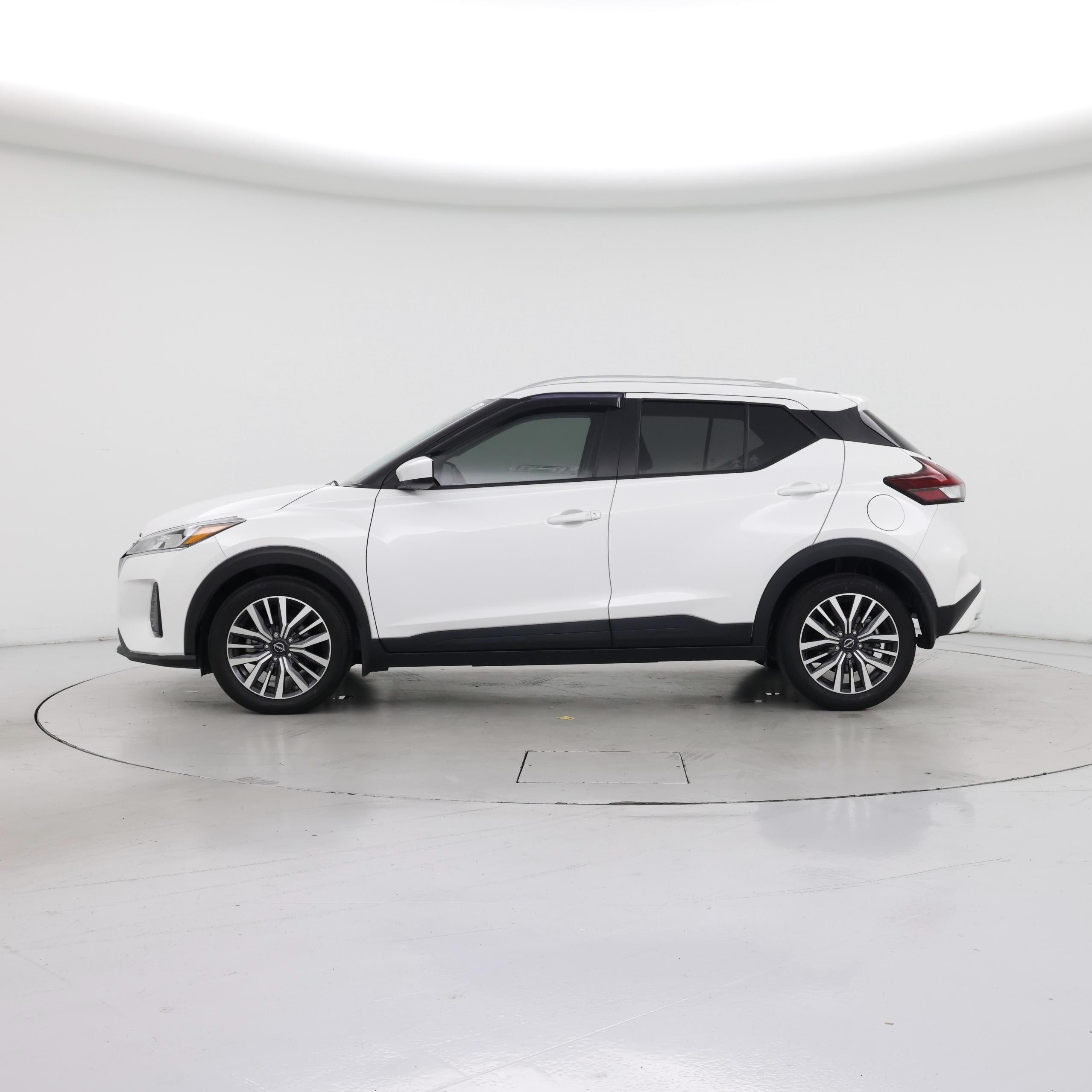 Thumbnail: 2022 Nissan Kicks - 3