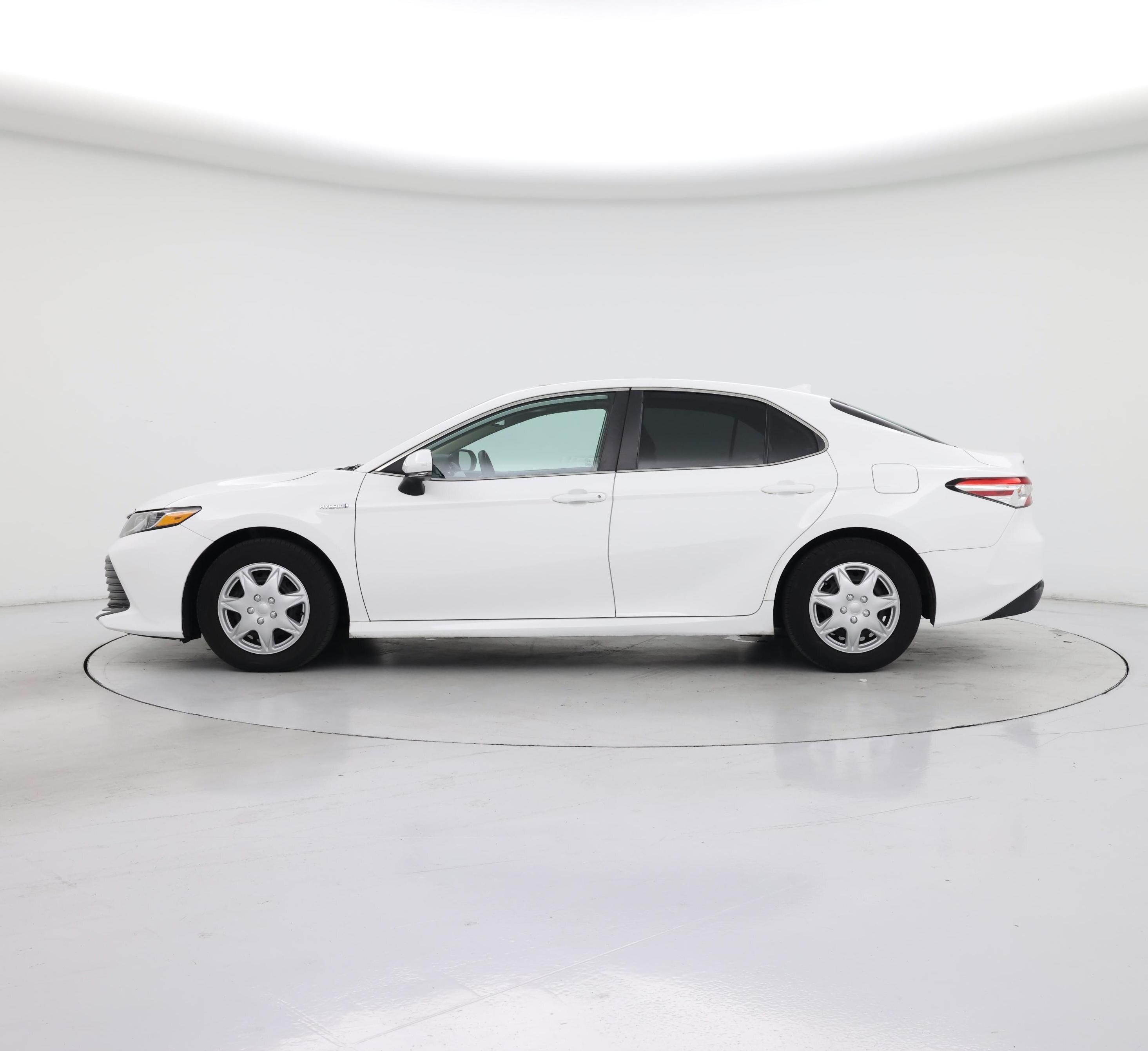 Thumbnail: 2019 Toyota Camry - 3