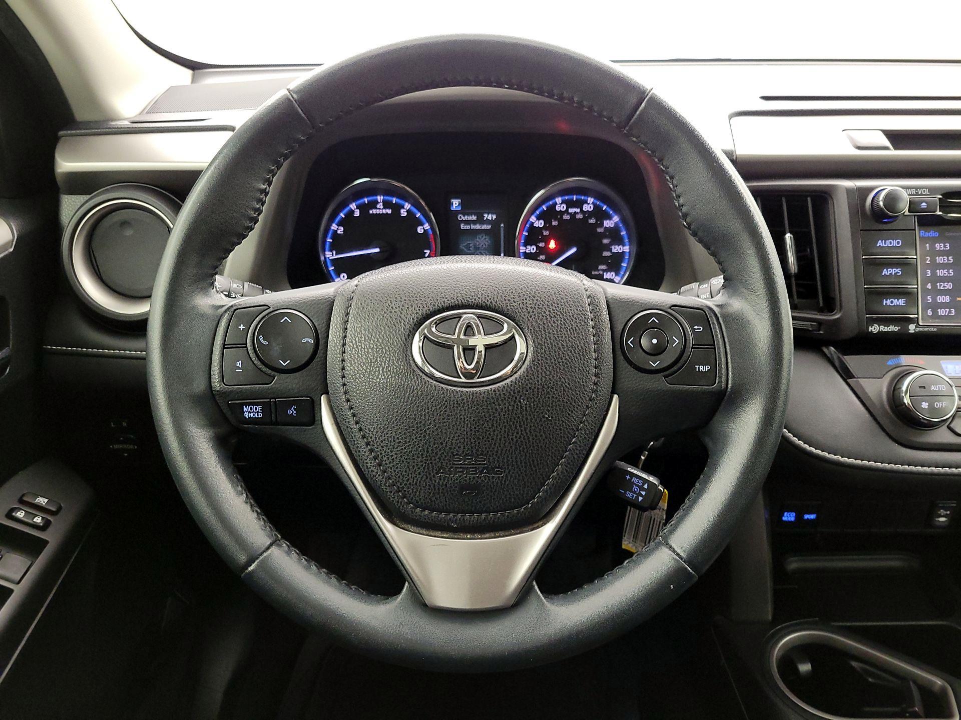 Thumbnail: 2016 Toyota RAV4 - 10