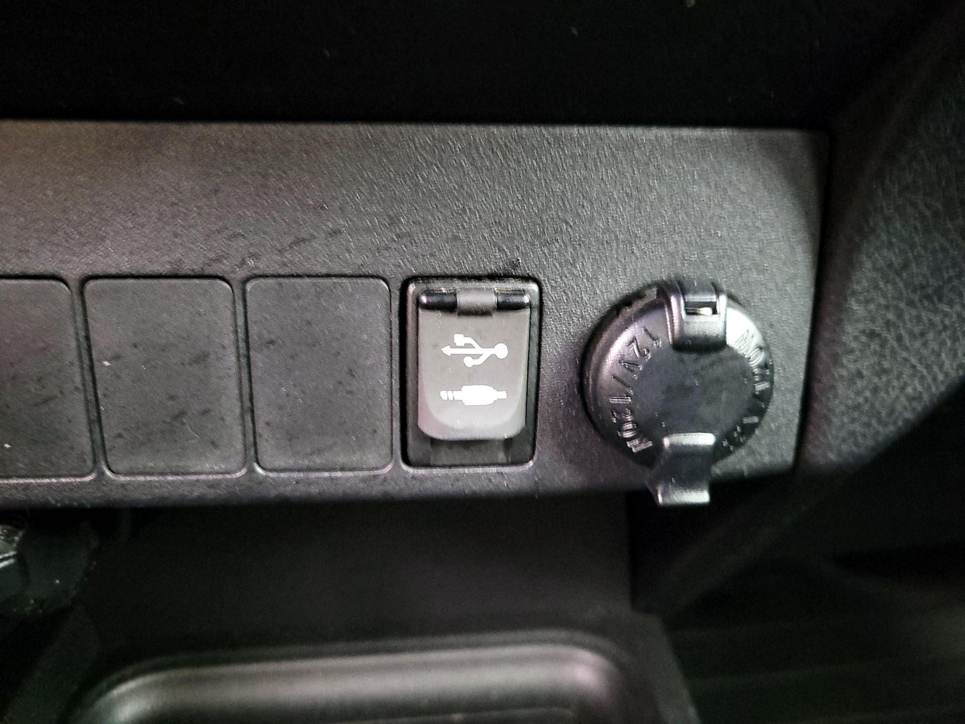 Thumbnail: 2016 Toyota RAV4 - 18