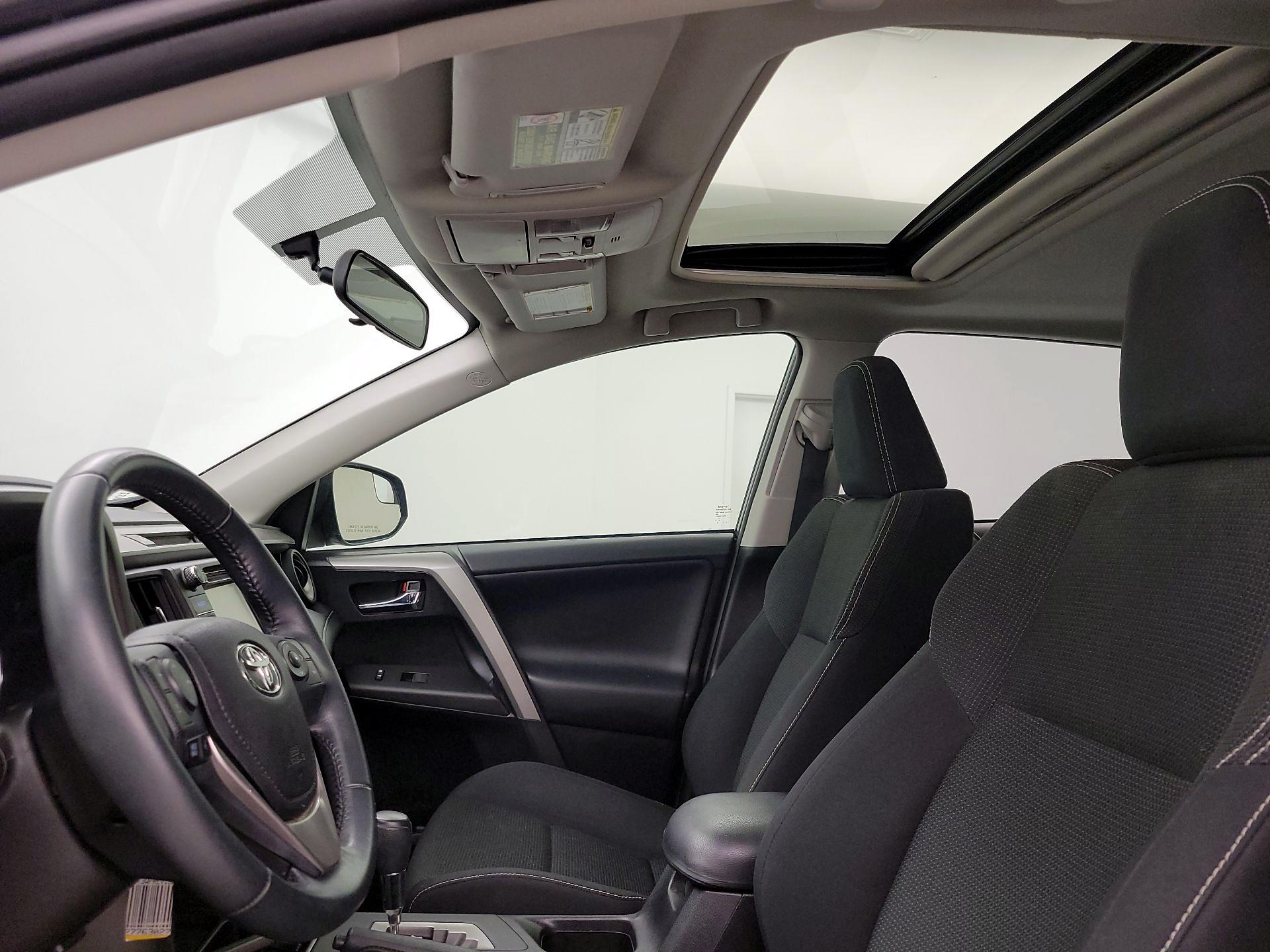 Thumbnail: 2016 Toyota RAV4 - 19