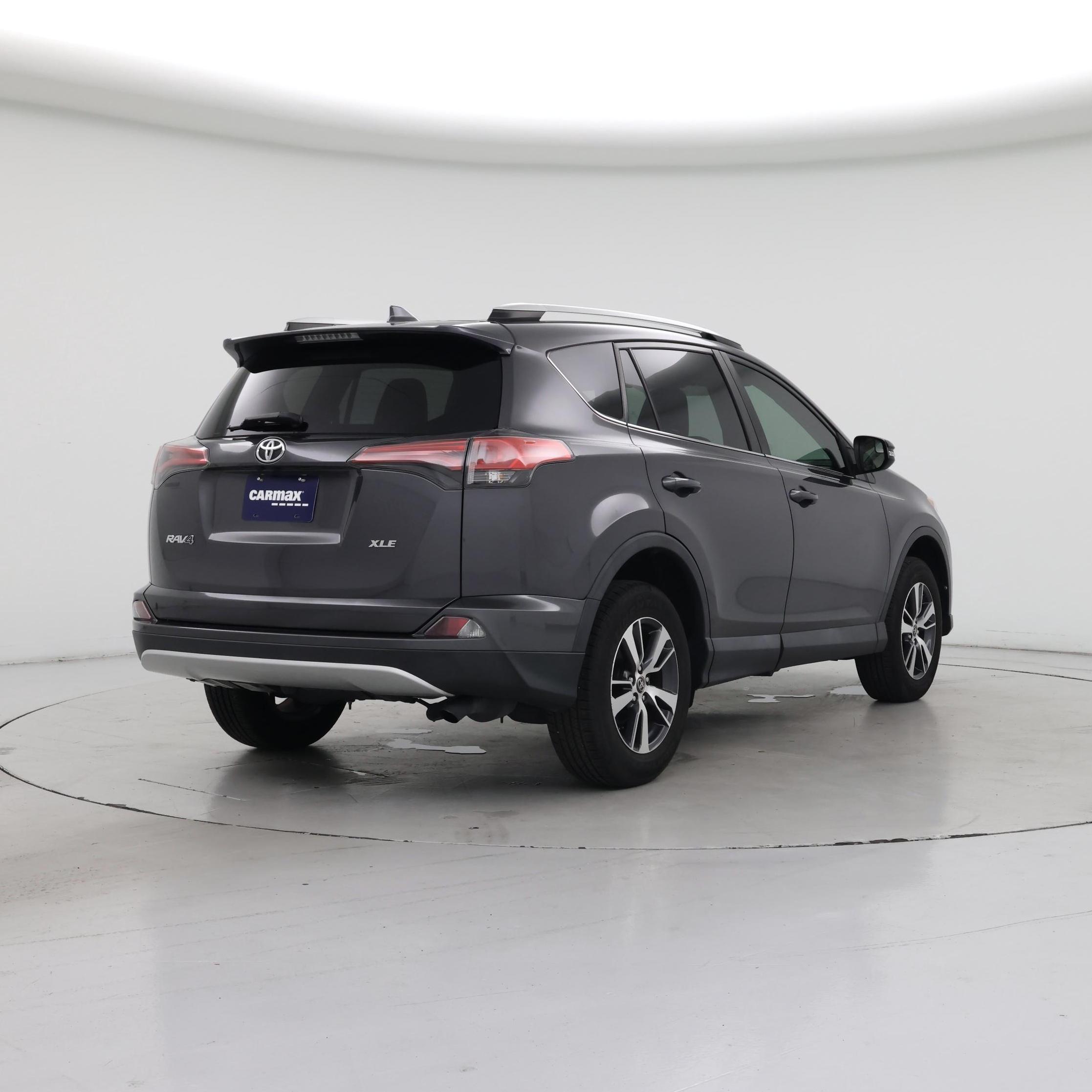 Thumbnail: 2016 Toyota RAV4 - 8