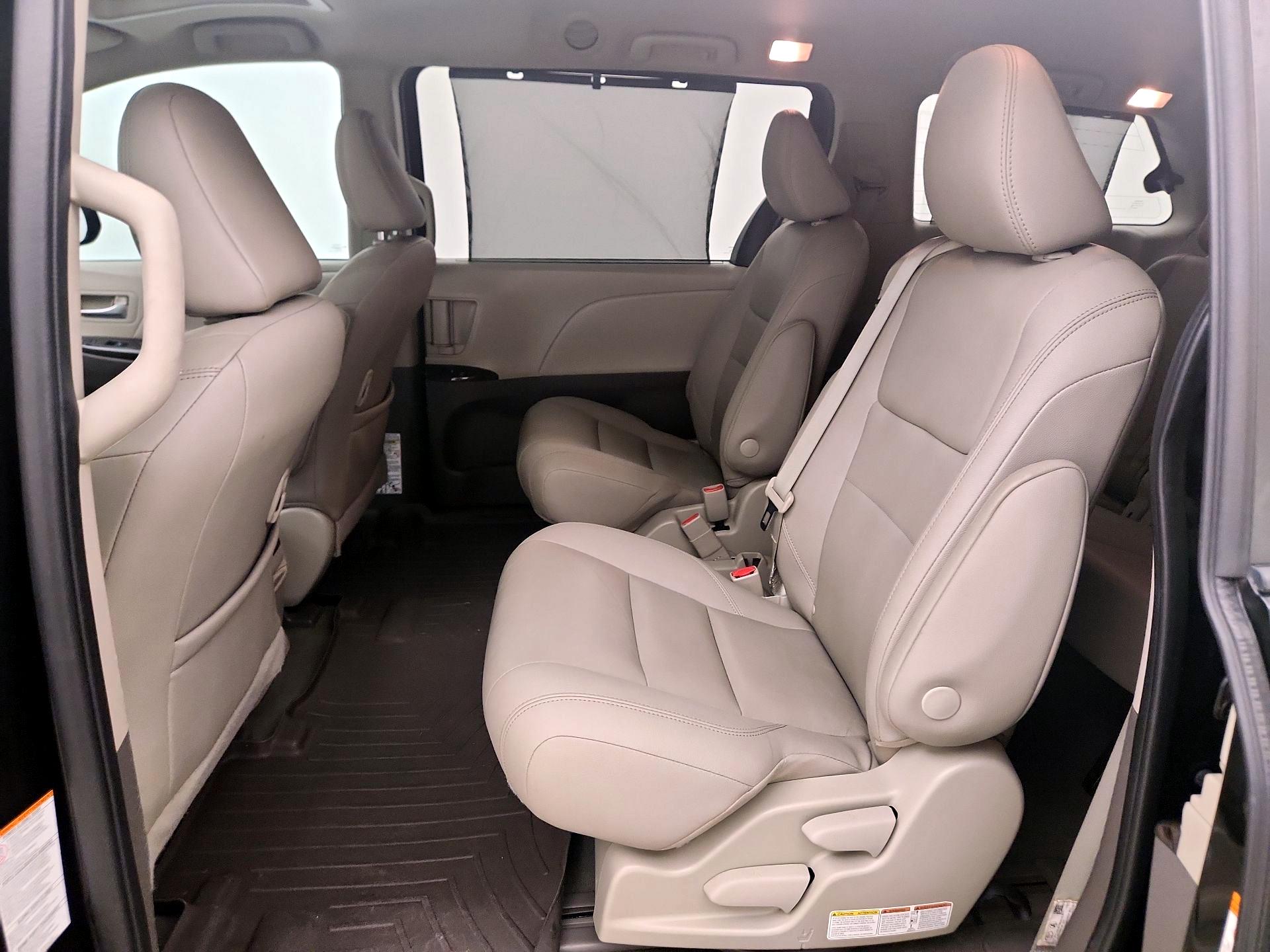 Thumbnail: 2020 Toyota Sienna - 20