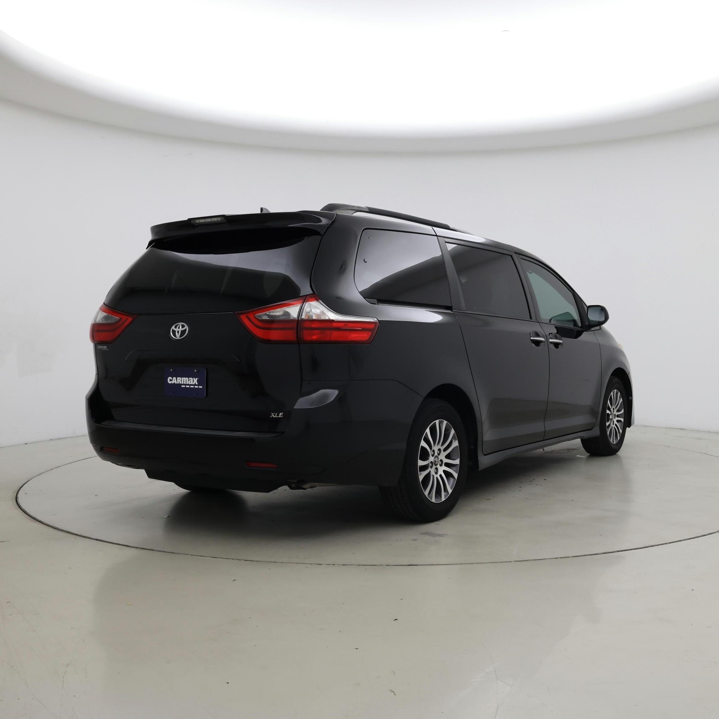 Thumbnail: 2020 Toyota Sienna - 8