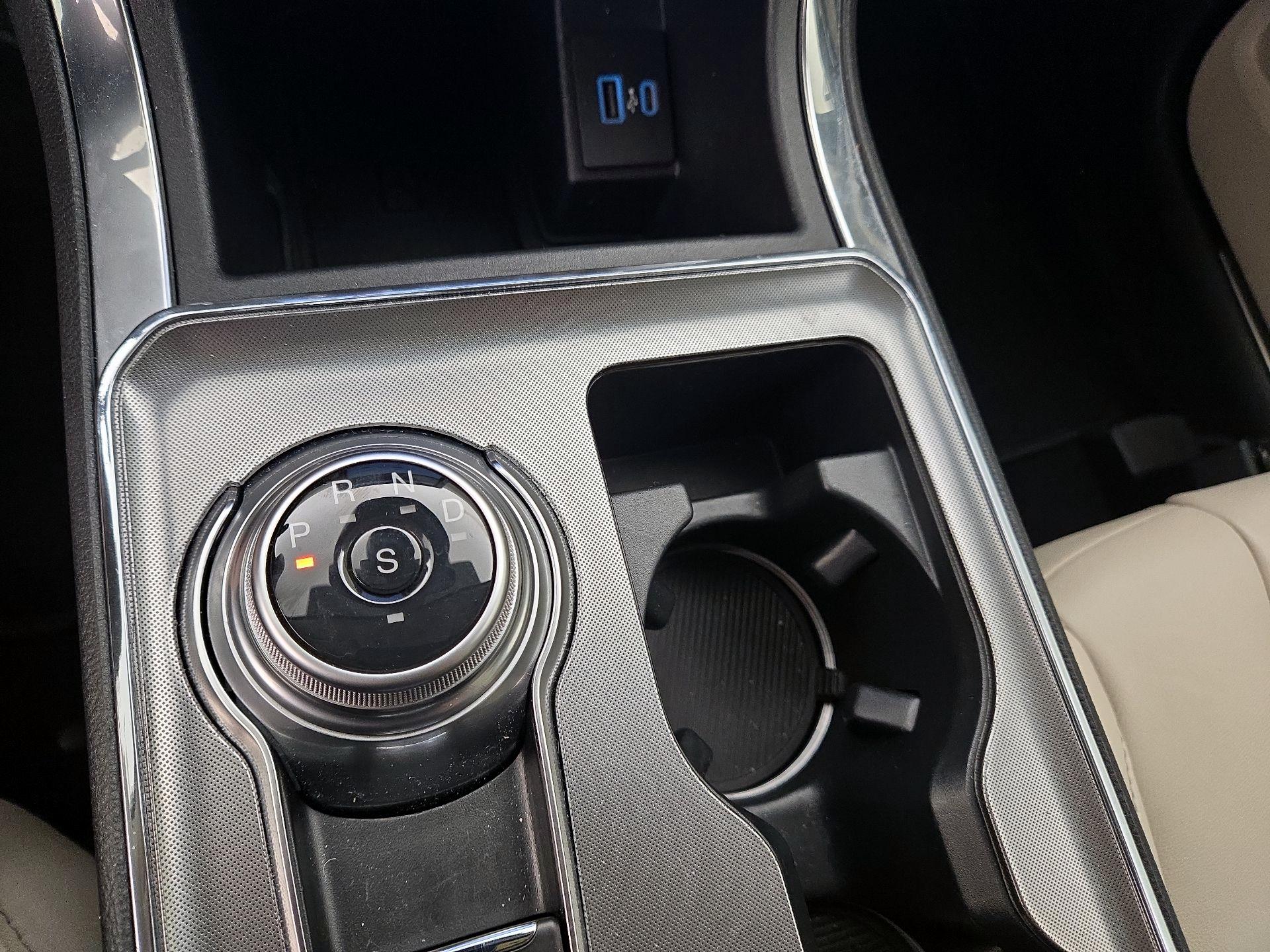 Thumbnail: 2022 Ford Edge - 17