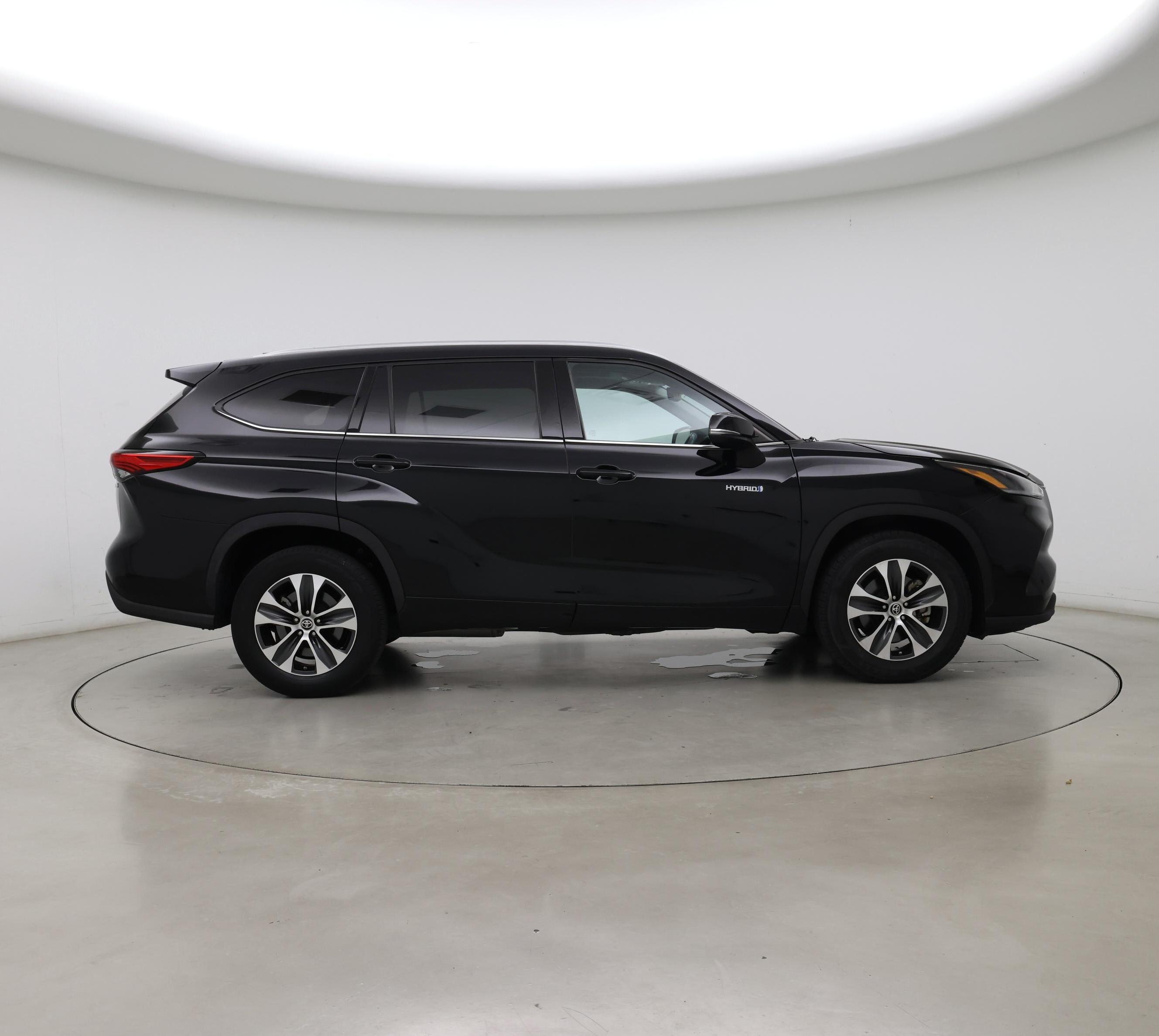 Thumbnail: 2021 Toyota Highlander - 7
