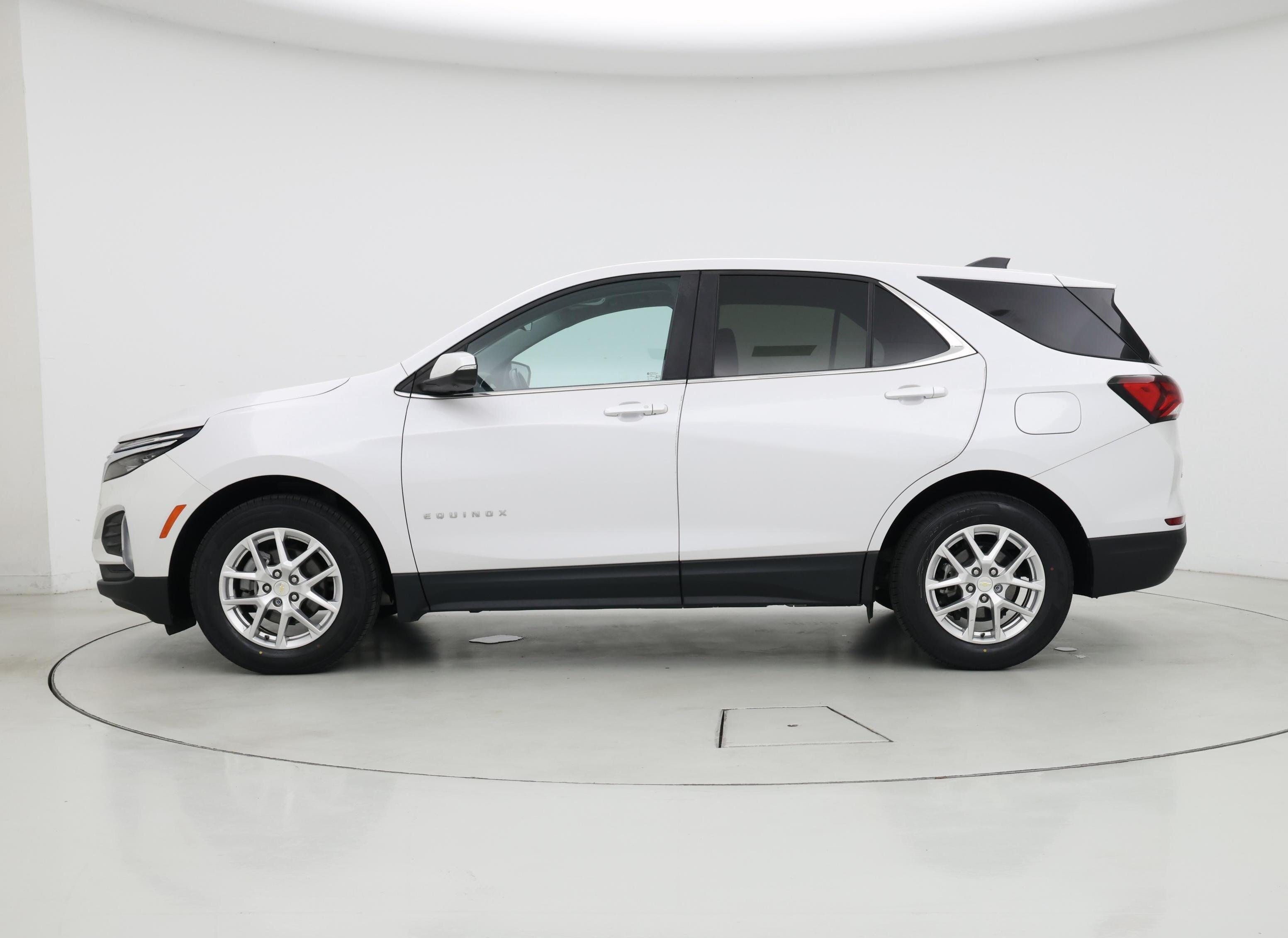 Thumbnail: 2022 Chevrolet Equinox - 3