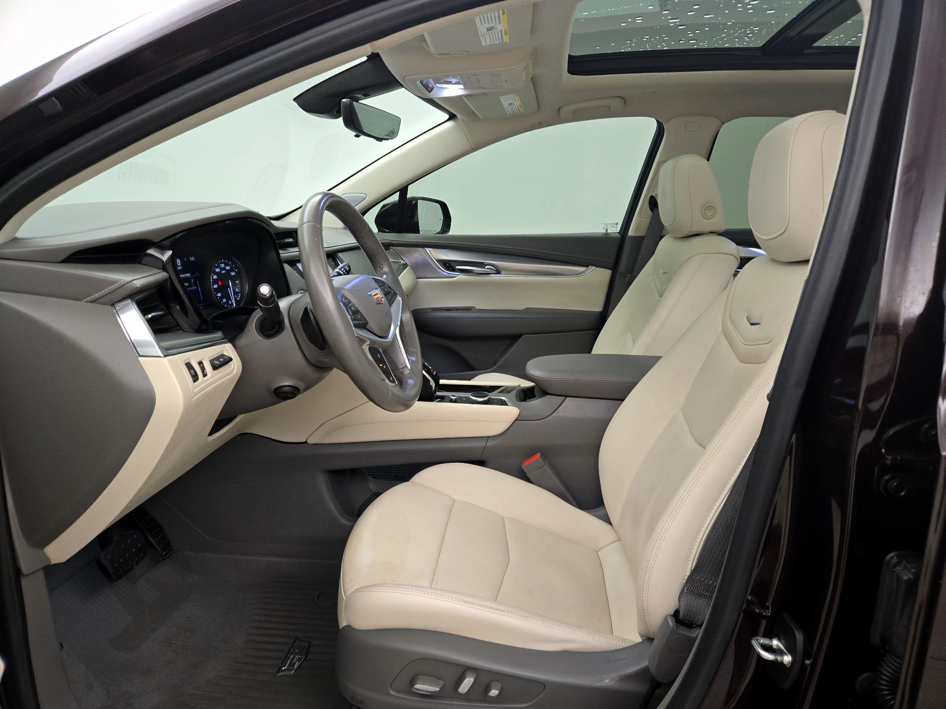 Thumbnail: 2020 Cadillac XT5 - 11