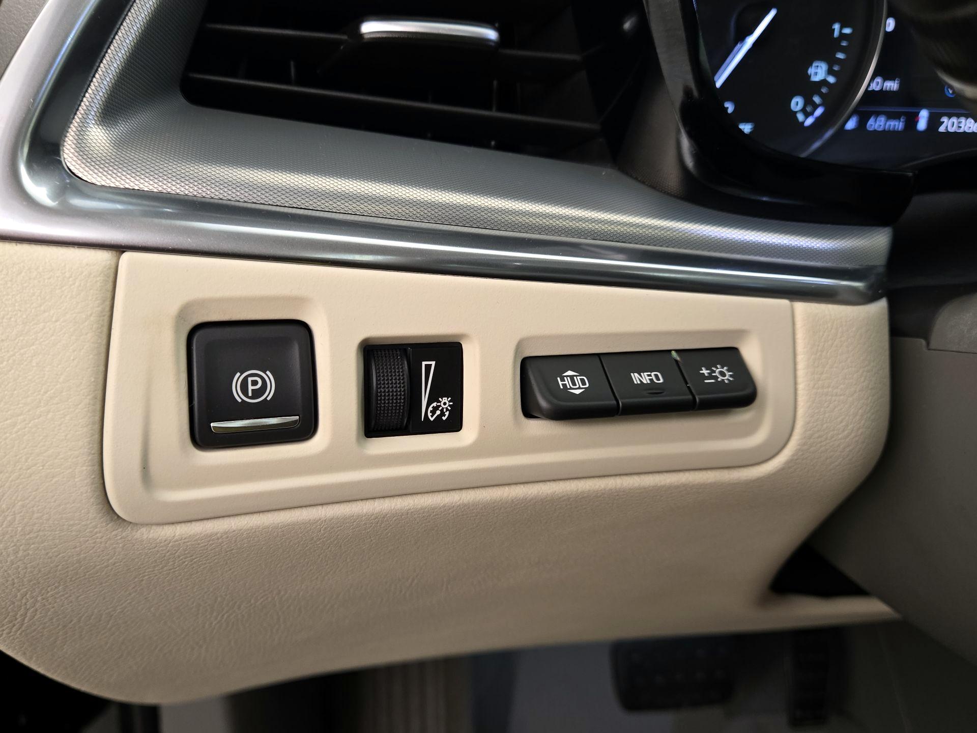 Thumbnail: 2020 Cadillac XT5 - 13