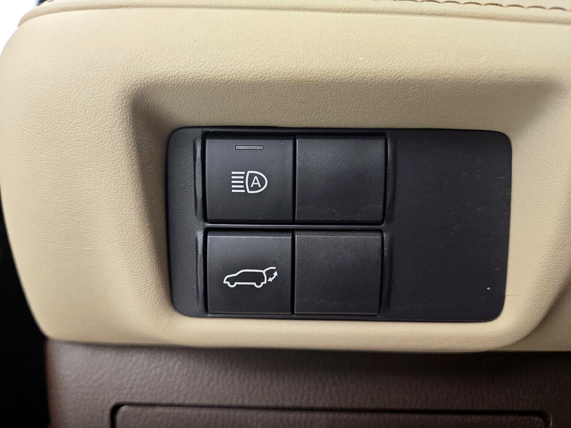 Thumbnail: 2021 Toyota Highlander - 13