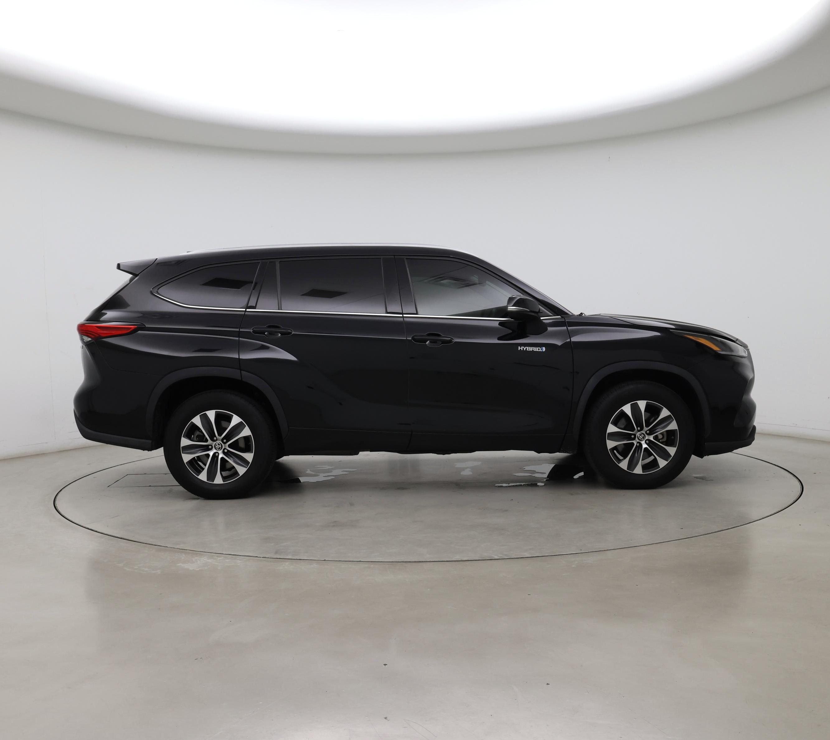 Thumbnail: 2021 Toyota Highlander - 7