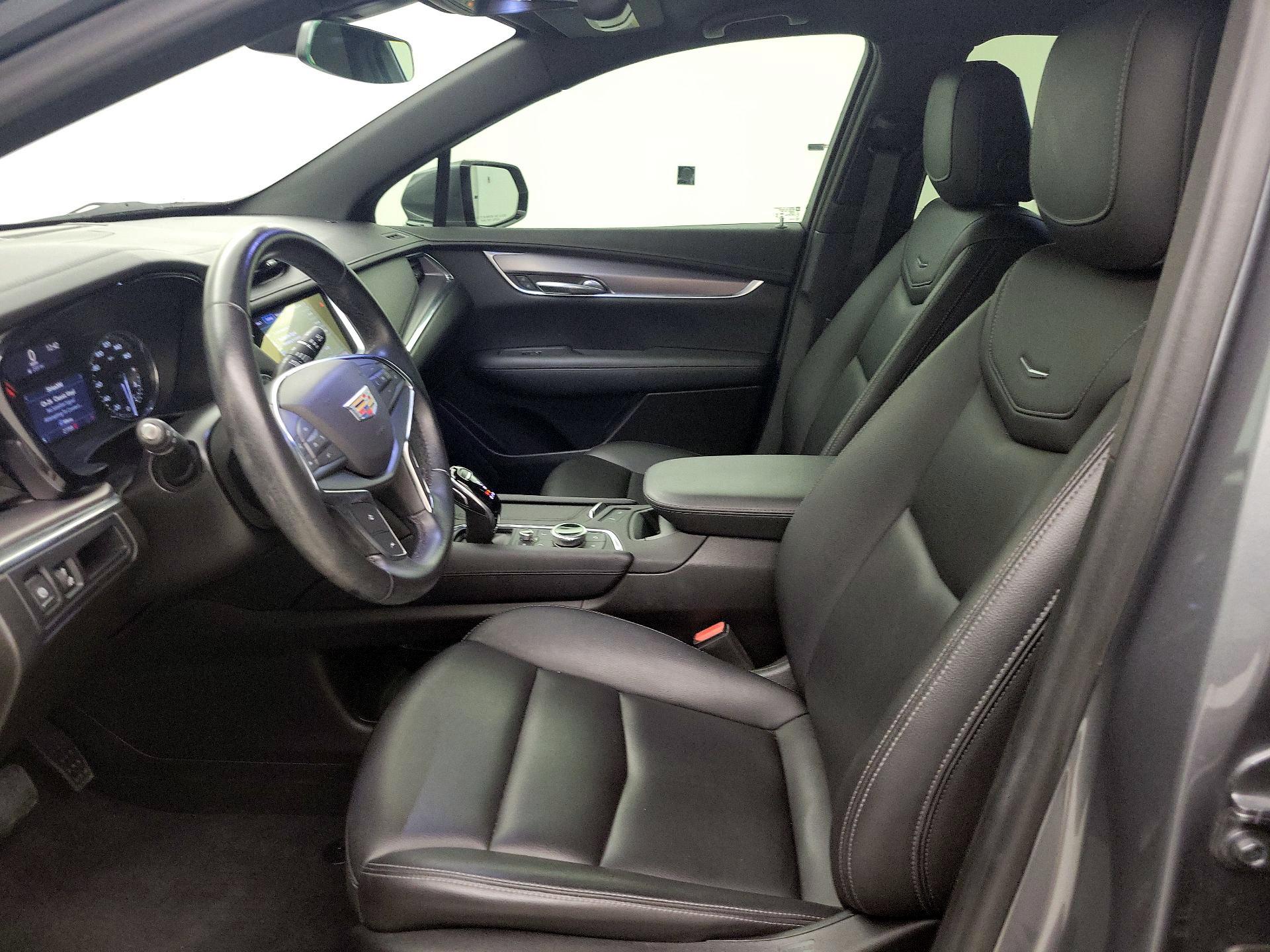 Thumbnail: 2022 Cadillac XT5 - 11
