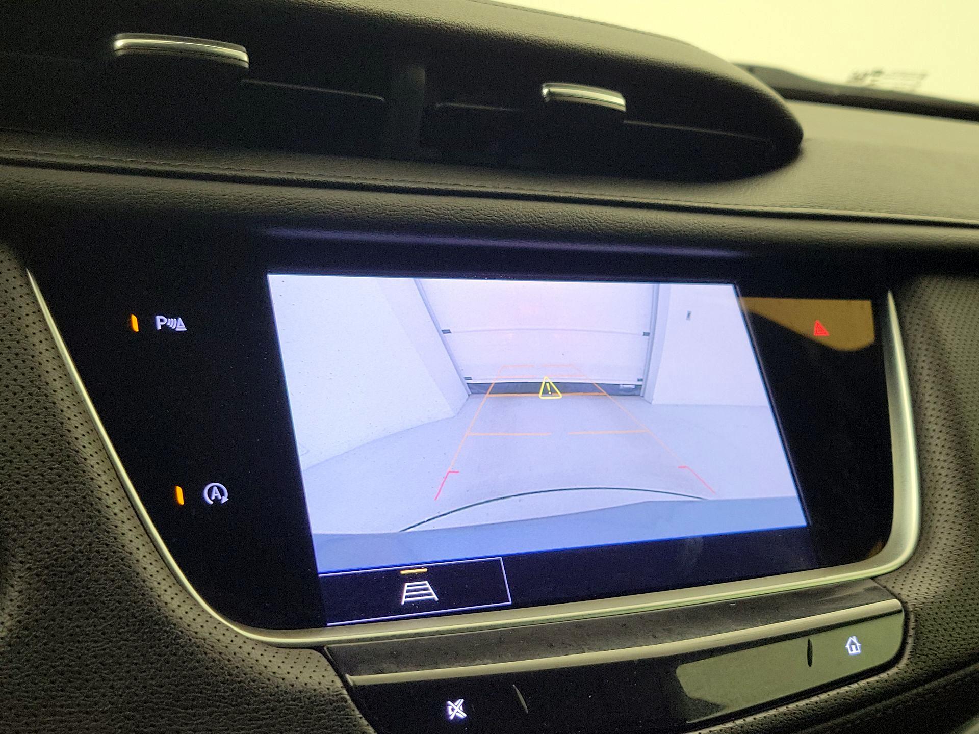 Thumbnail: 2022 Cadillac XT5 - 14