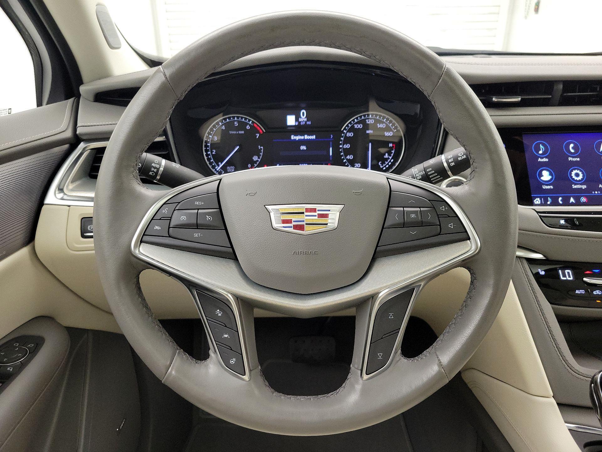 Thumbnail: 2023 Cadillac XT5 - 10