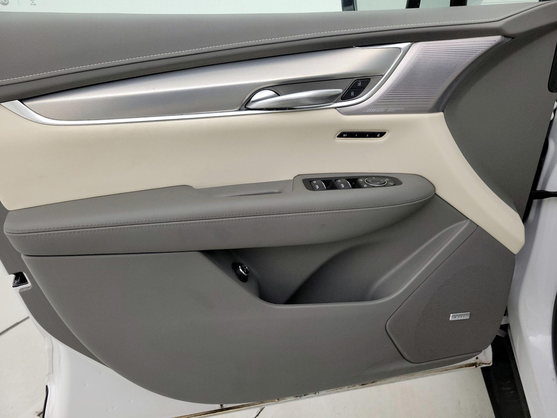 Thumbnail: 2023 Cadillac XT5 - 12