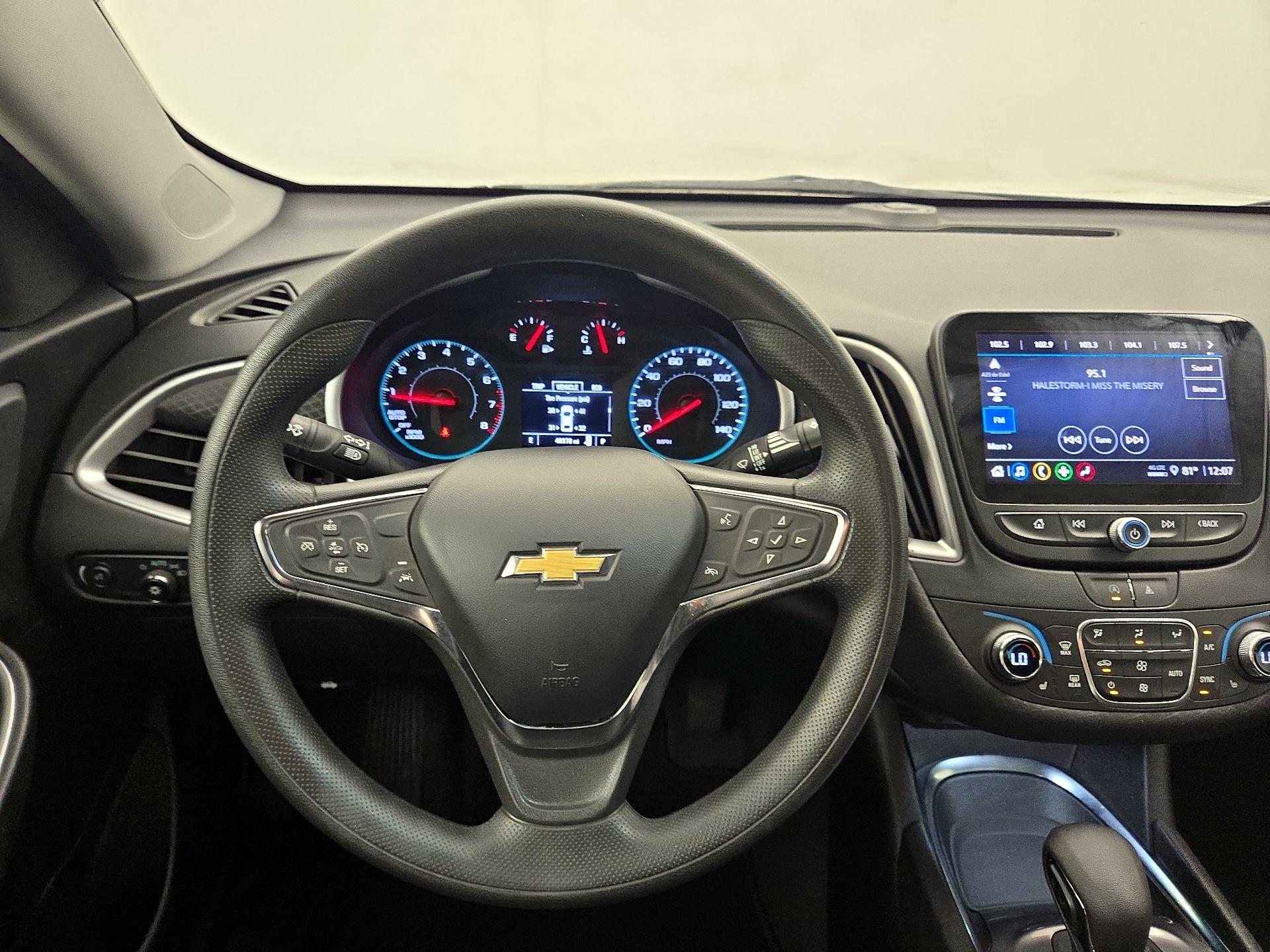 Thumbnail: 2023 Chevrolet Malibu - 10