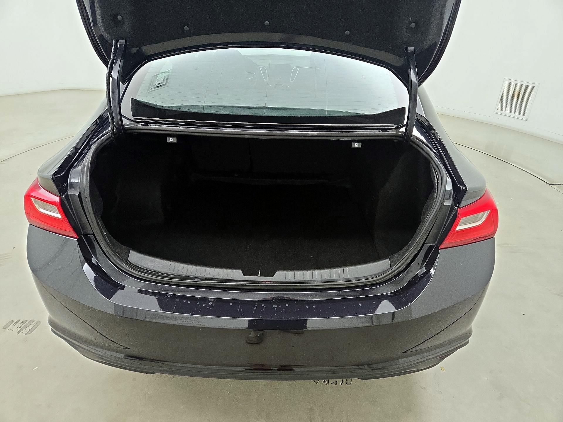 Thumbnail: 2023 Chevrolet Malibu - 19