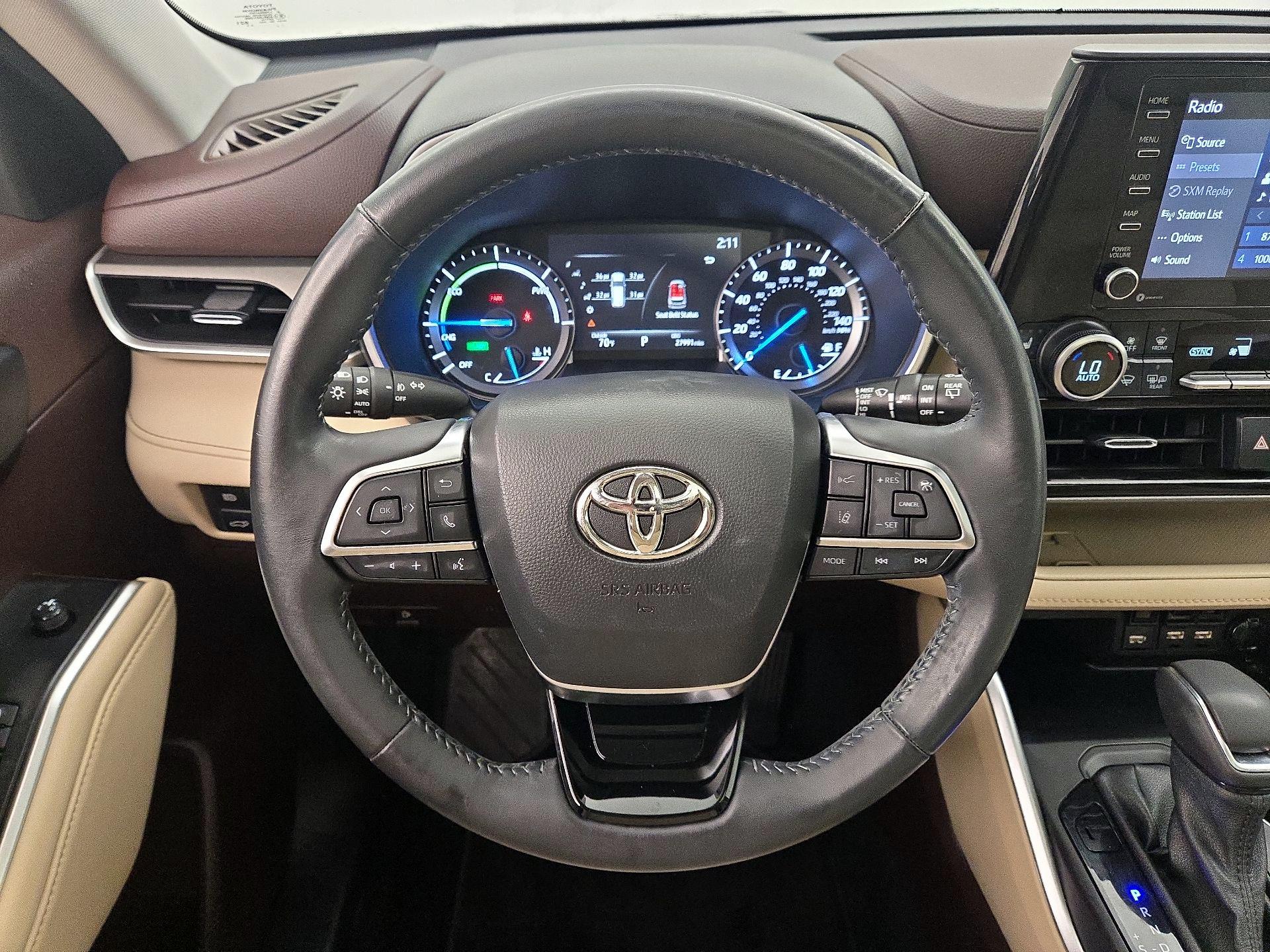Thumbnail: 2021 Toyota Highlander - 10