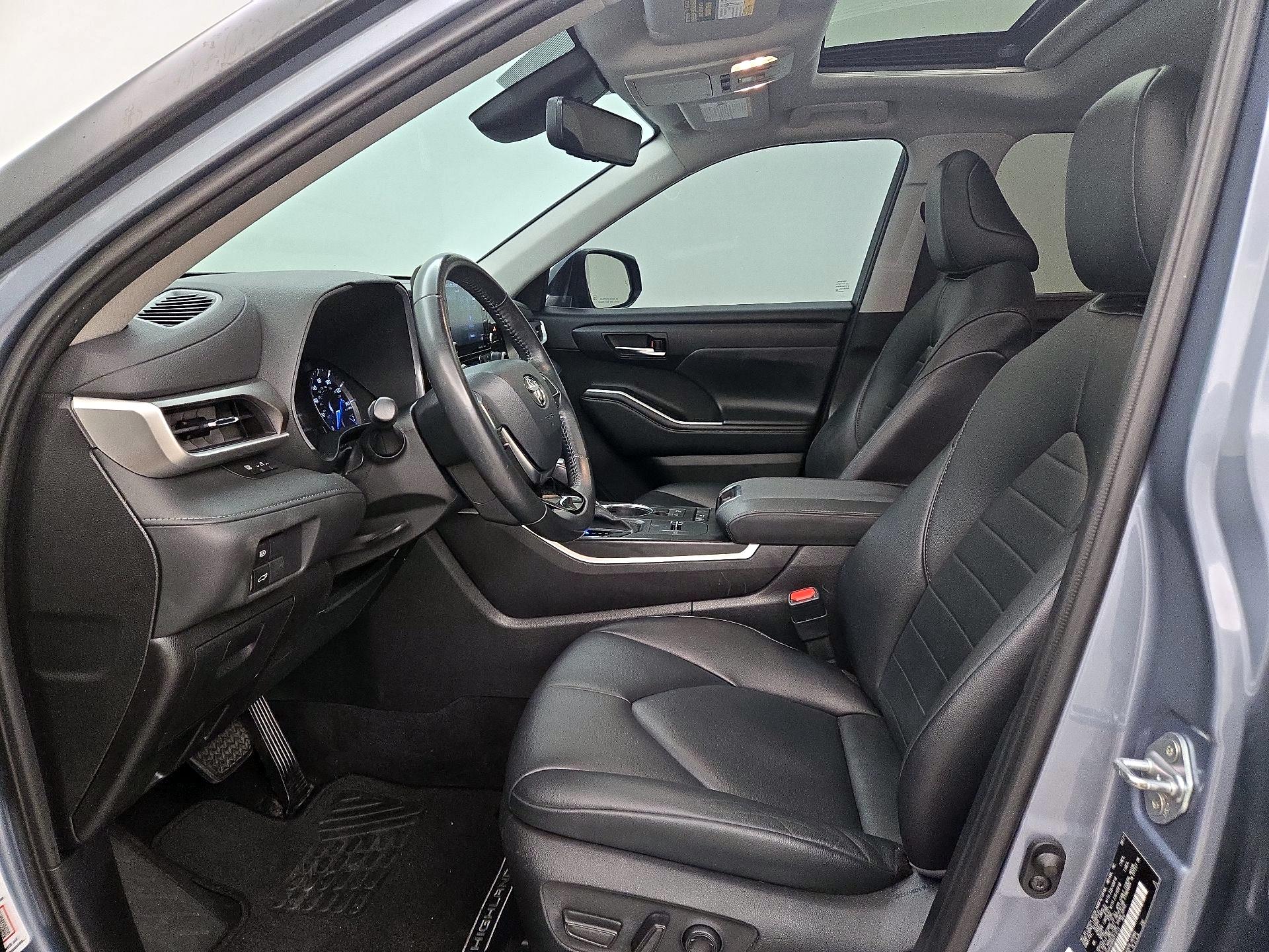 Thumbnail: 2021 Toyota Highlander - 11