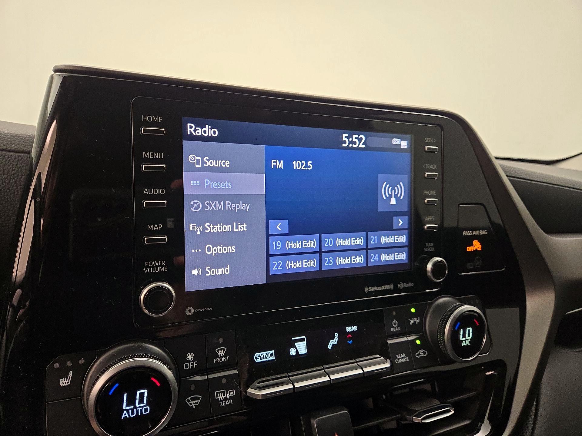 Thumbnail: 2021 Toyota Highlander - 15