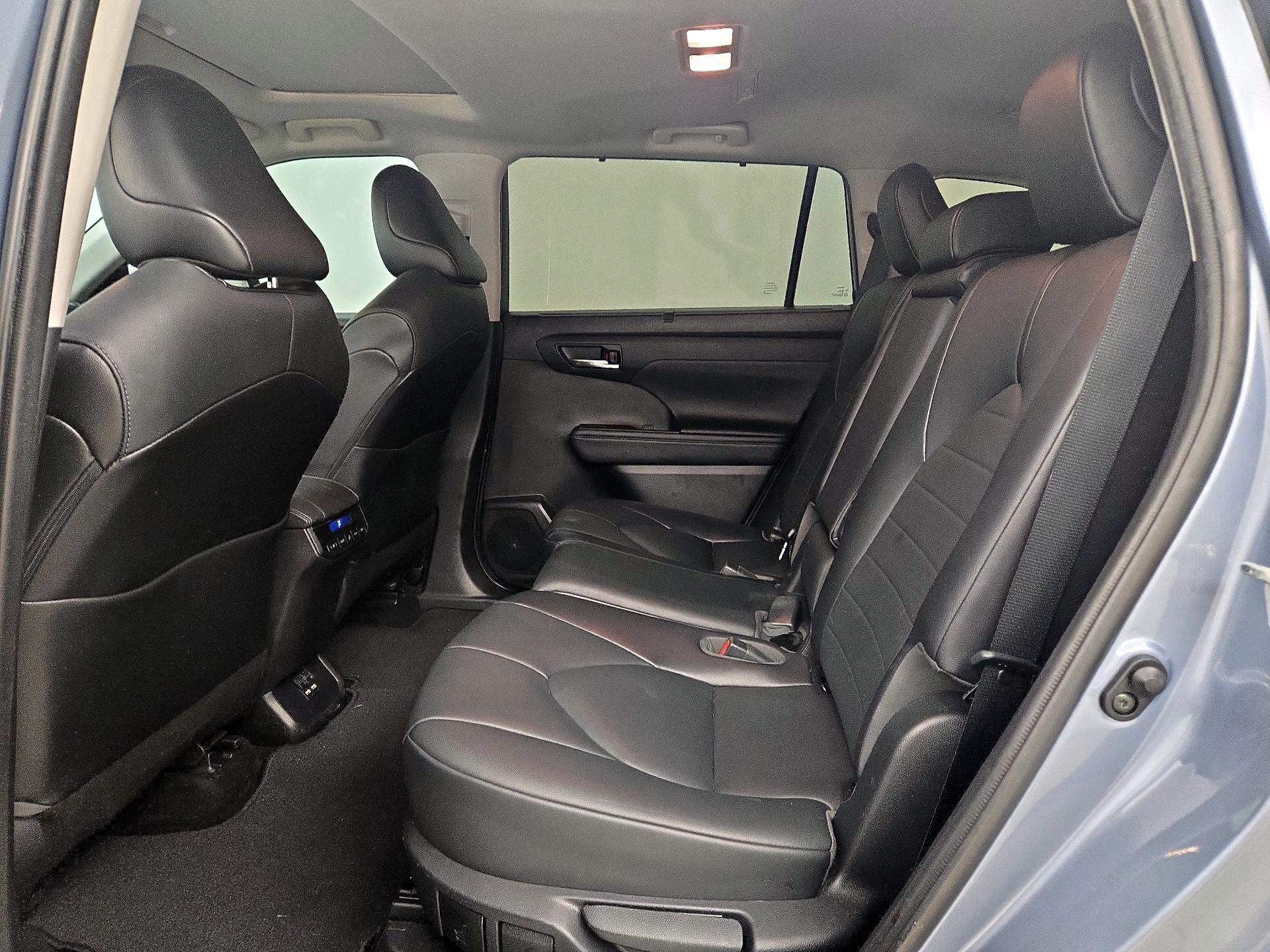 Thumbnail: 2021 Toyota Highlander - 20