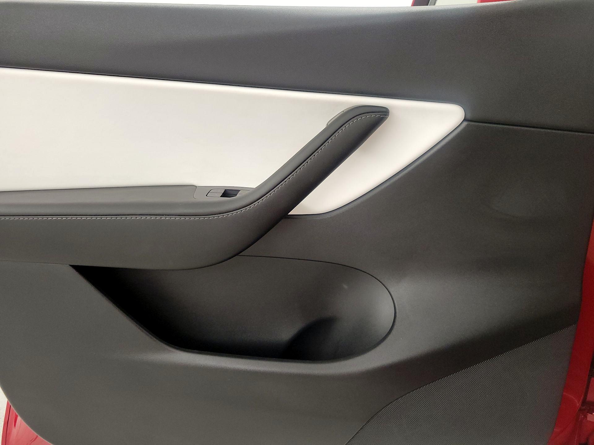 Thumbnail: 2022 Tesla Model Y - 12