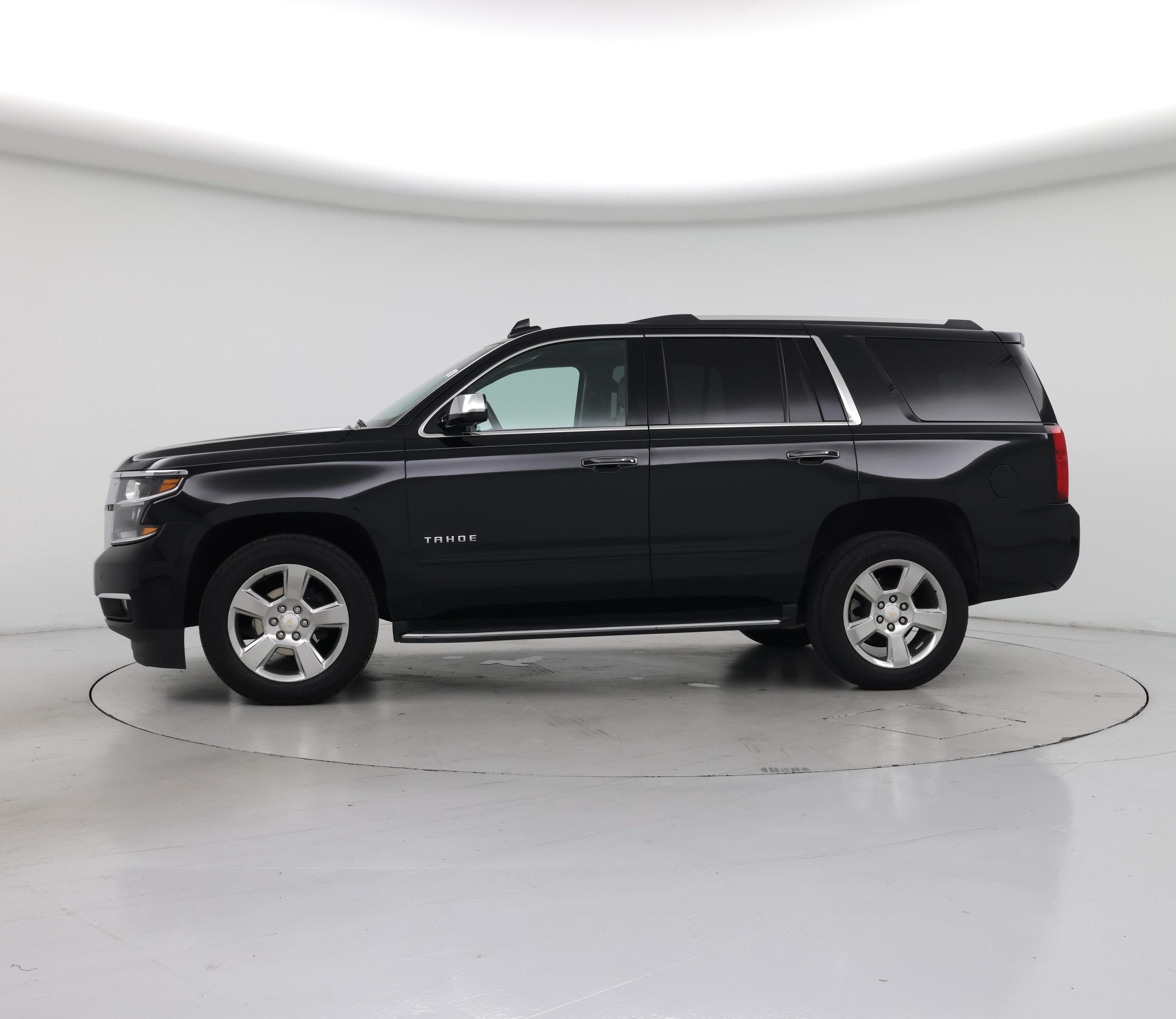 Thumbnail: 2020 Chevrolet Tahoe - 3