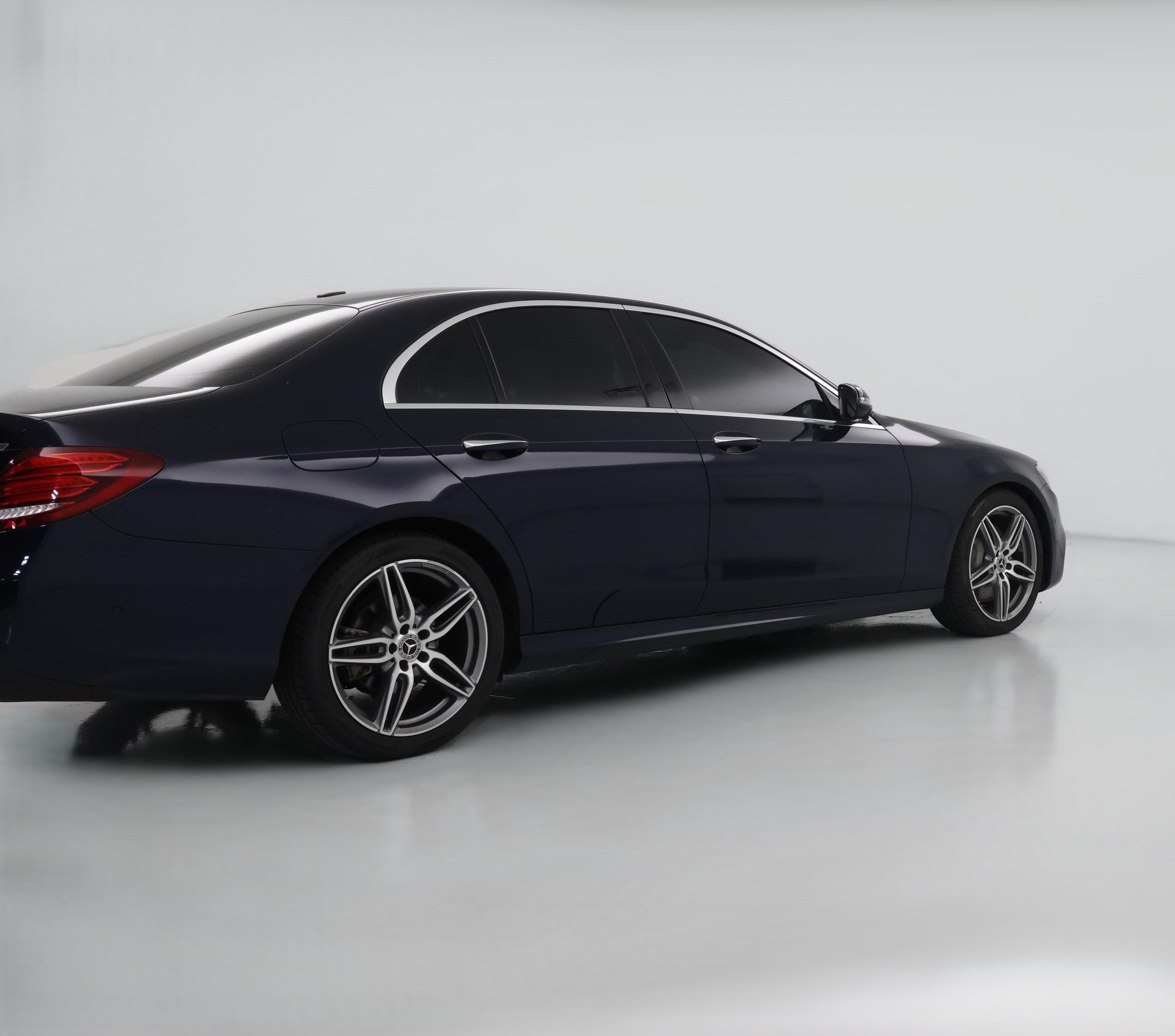 Thumbnail: 2020 Mercedes-Benz E-Class - 1